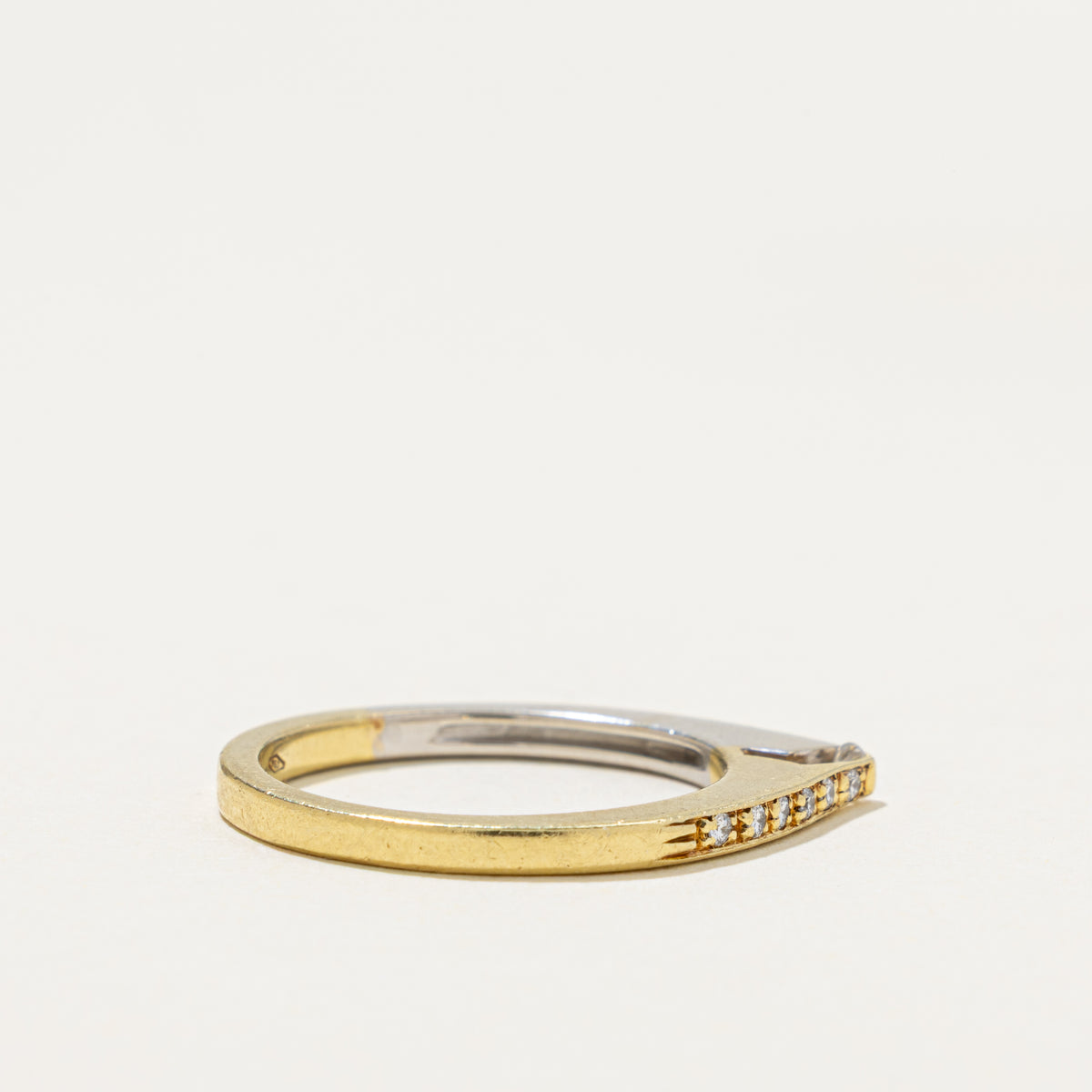 18k Two Tone Semi Eternity Diamond Pointed Band | 0.10ctw | 2.00mm | SZ 7