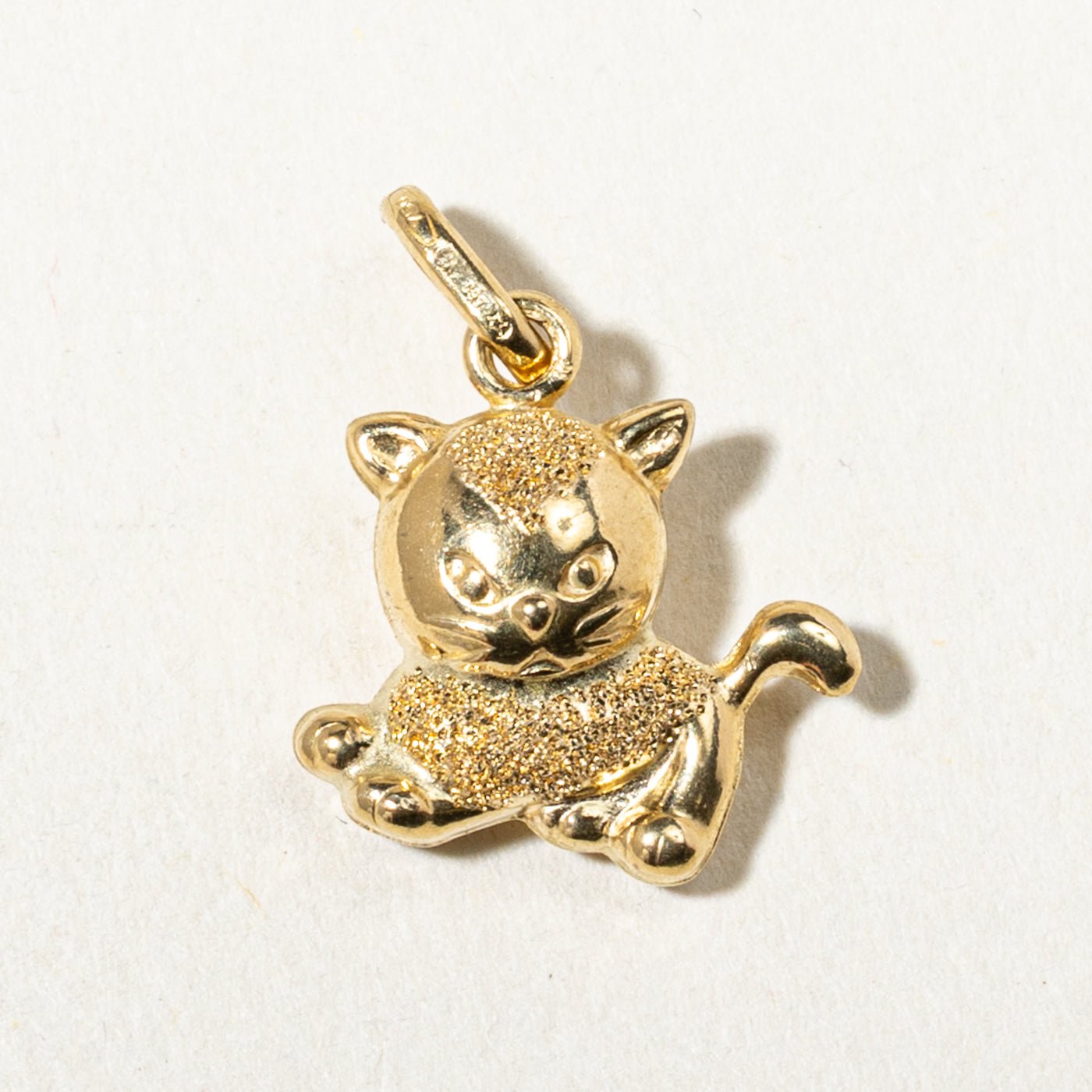 Italian Yellow Gold Textured Cat Charm
