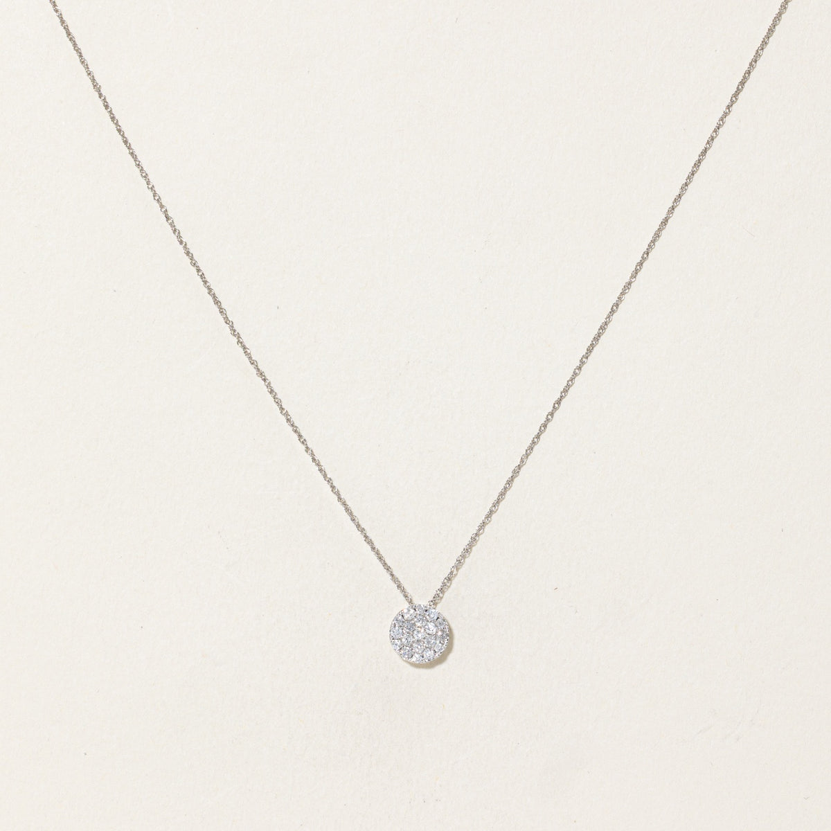10k White Gold Diamond Cluster Circle Pendant Necklace | 18"