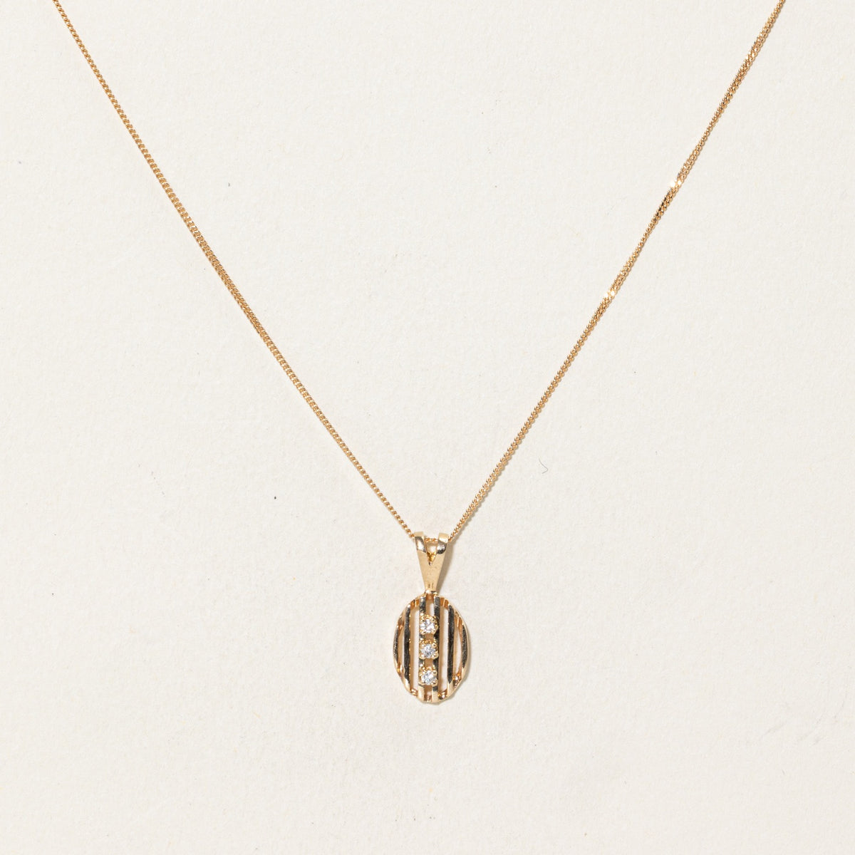 10k Diamond Column Grooved Pendant Necklace | 16"