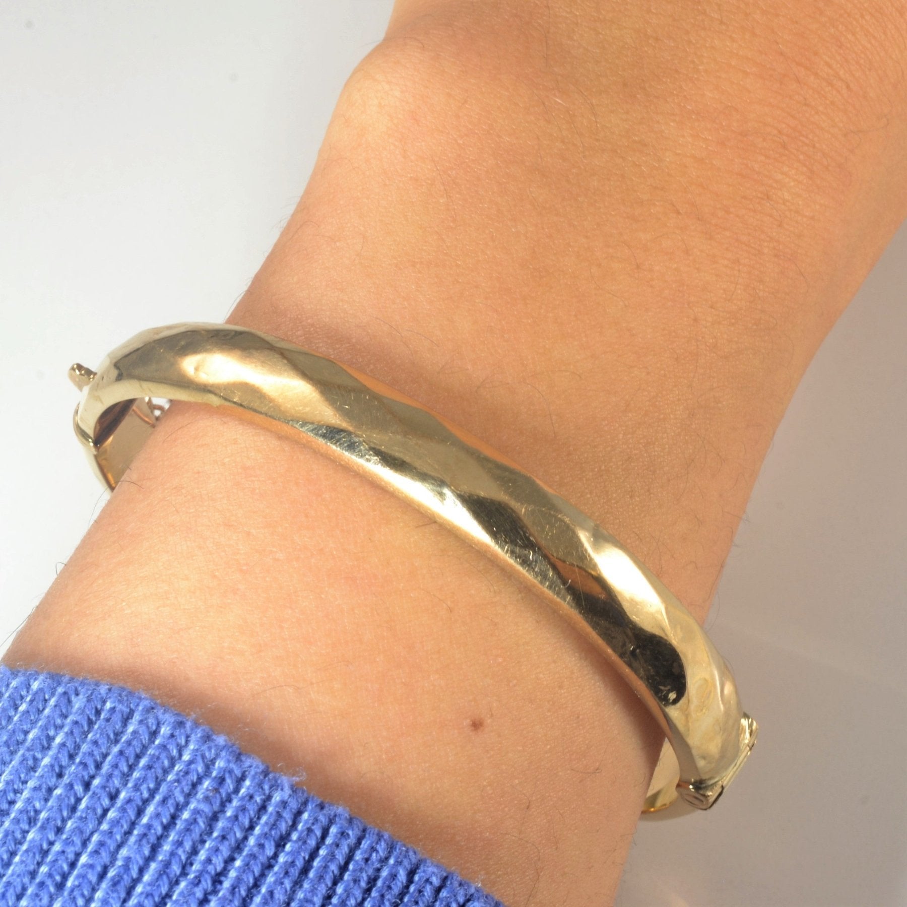 'Birks' Faceted Gold Bangle Bracelet | 7" | - 100 Ways