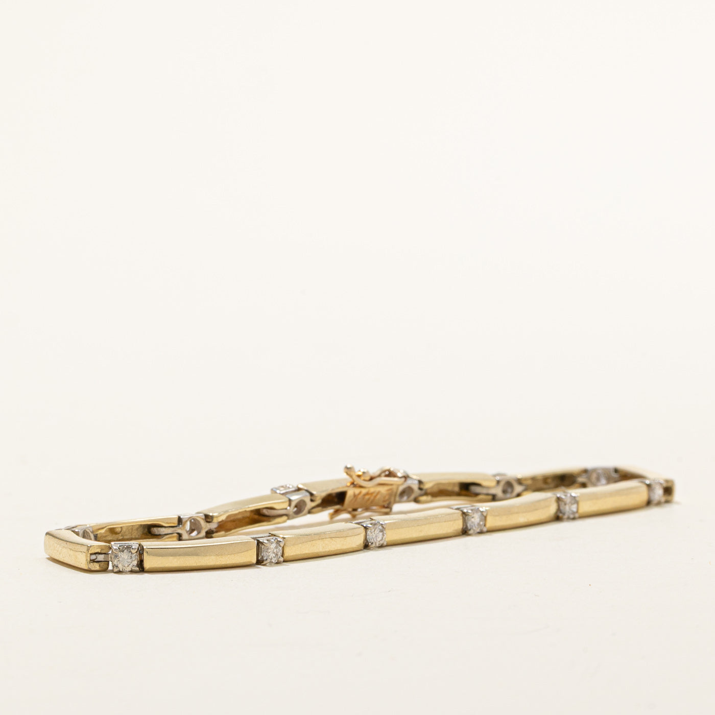 Bracelet barrette satellite en or 14 carats serti de diamants | 0,84 ct au total | 19 cm