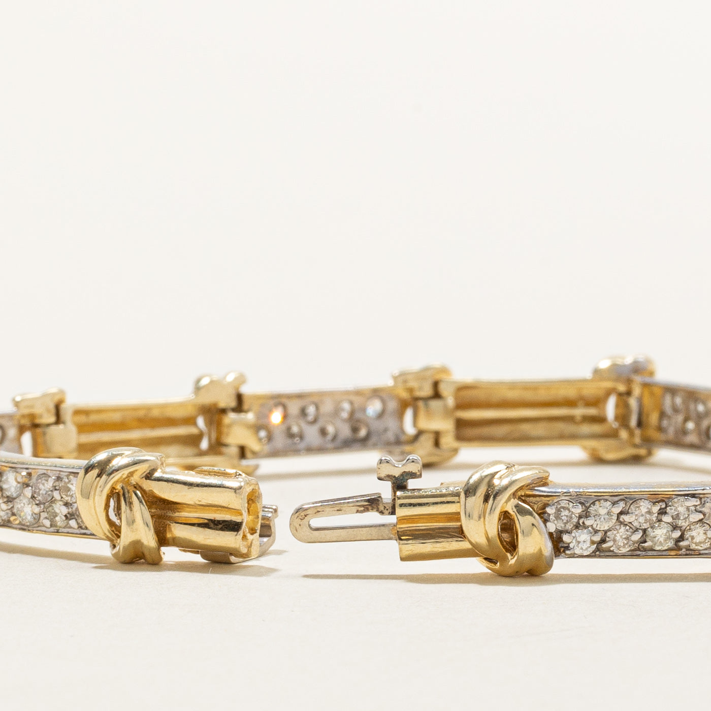 Bracelet à maillons rainurés en or 14 carats serti de diamants | 1,20 ct au total | 17,8 cm