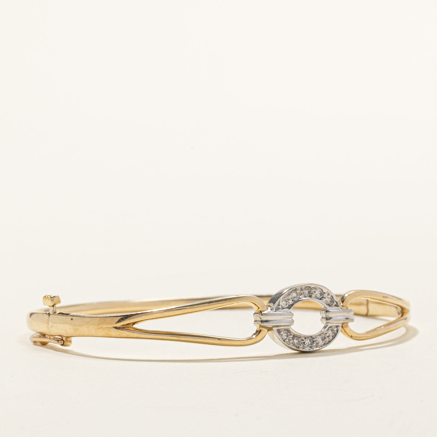 Bracelet jonc à maillons ronds en or 10 carats bicolore serti de diamants | 0,12 ct au total | 17,8 cm