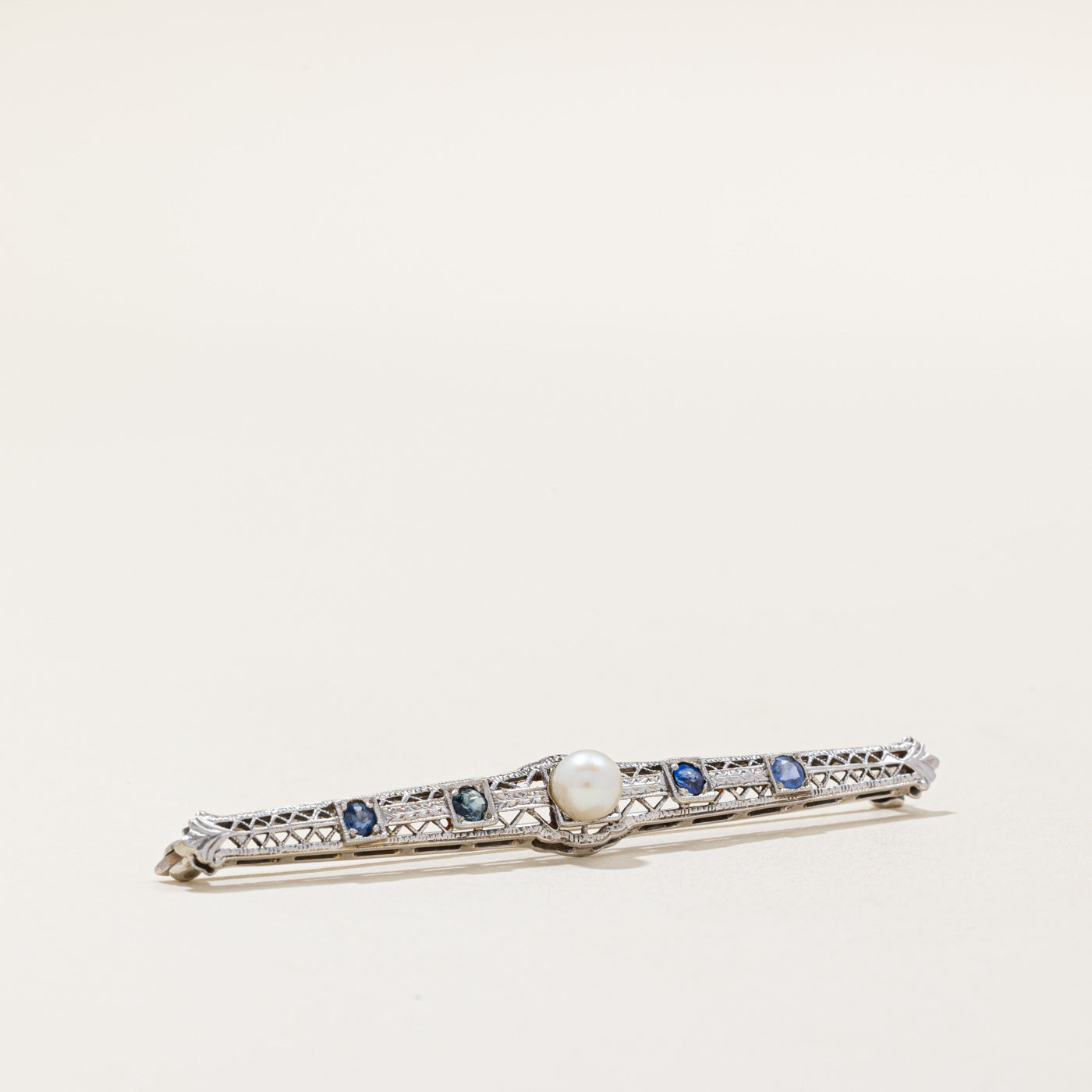 Sapphire & Pearl Brooch | 0.25ctw |