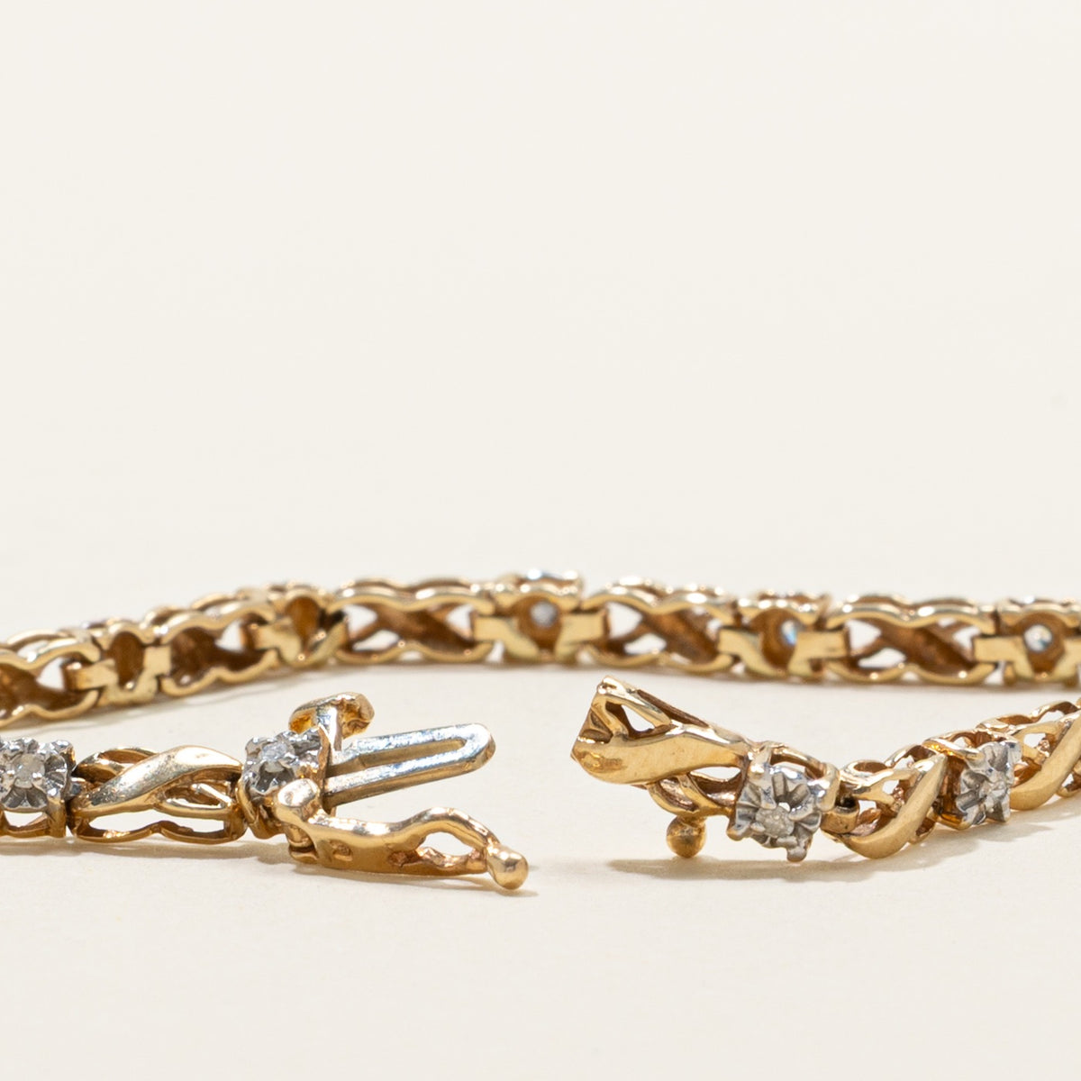 10k Illusion Set Diamond Infinity Link Bracelet | 7"