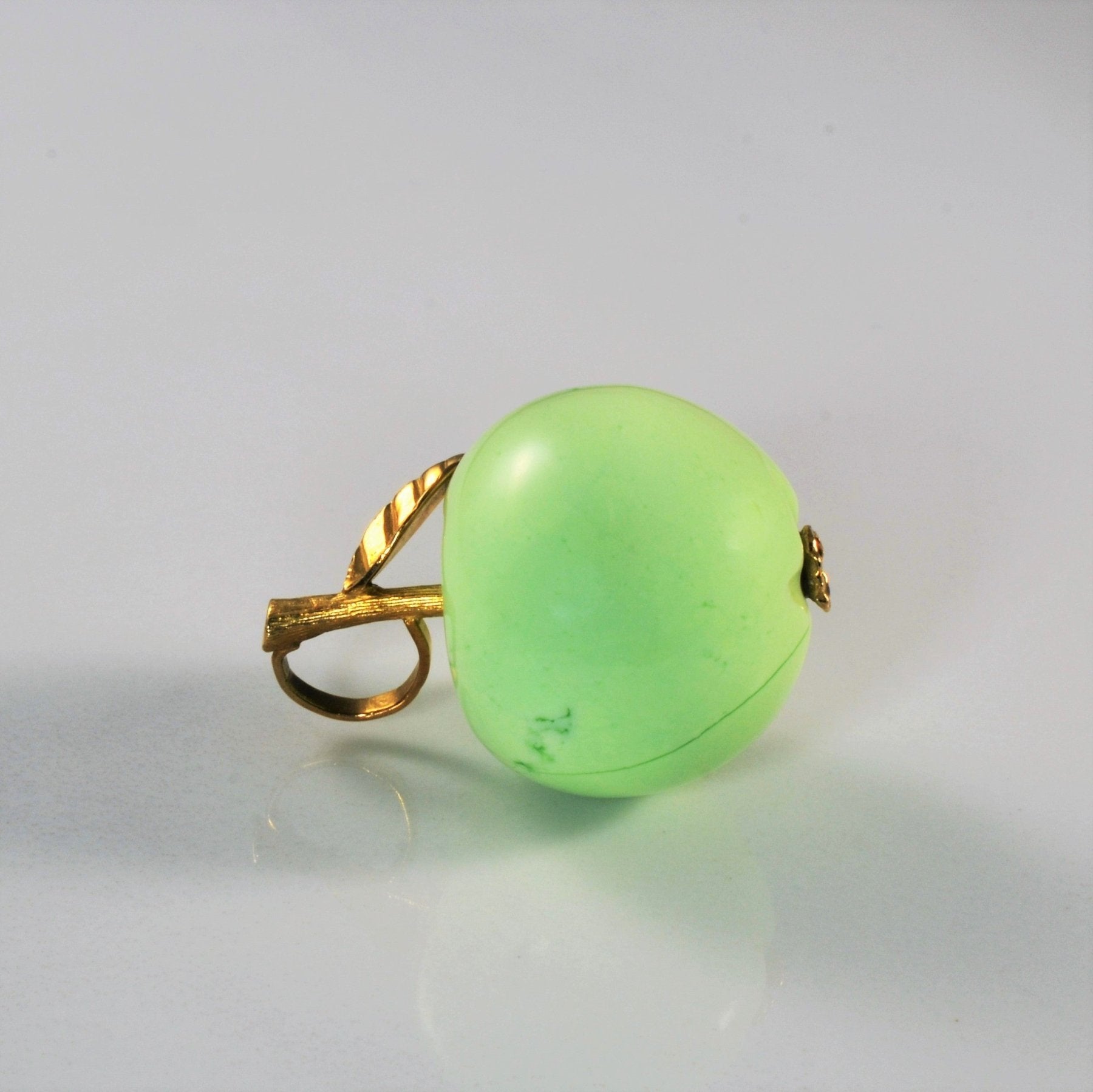 'Cavelti' Green Agate Apple Pendant | - 100 Ways