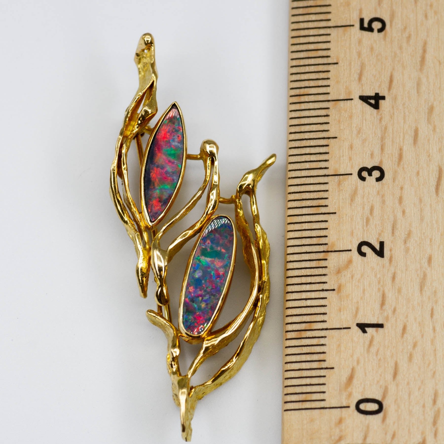'Cavelti' Opal Doublet Cabochon 18K Brooch | 2ctw | - 100 Ways