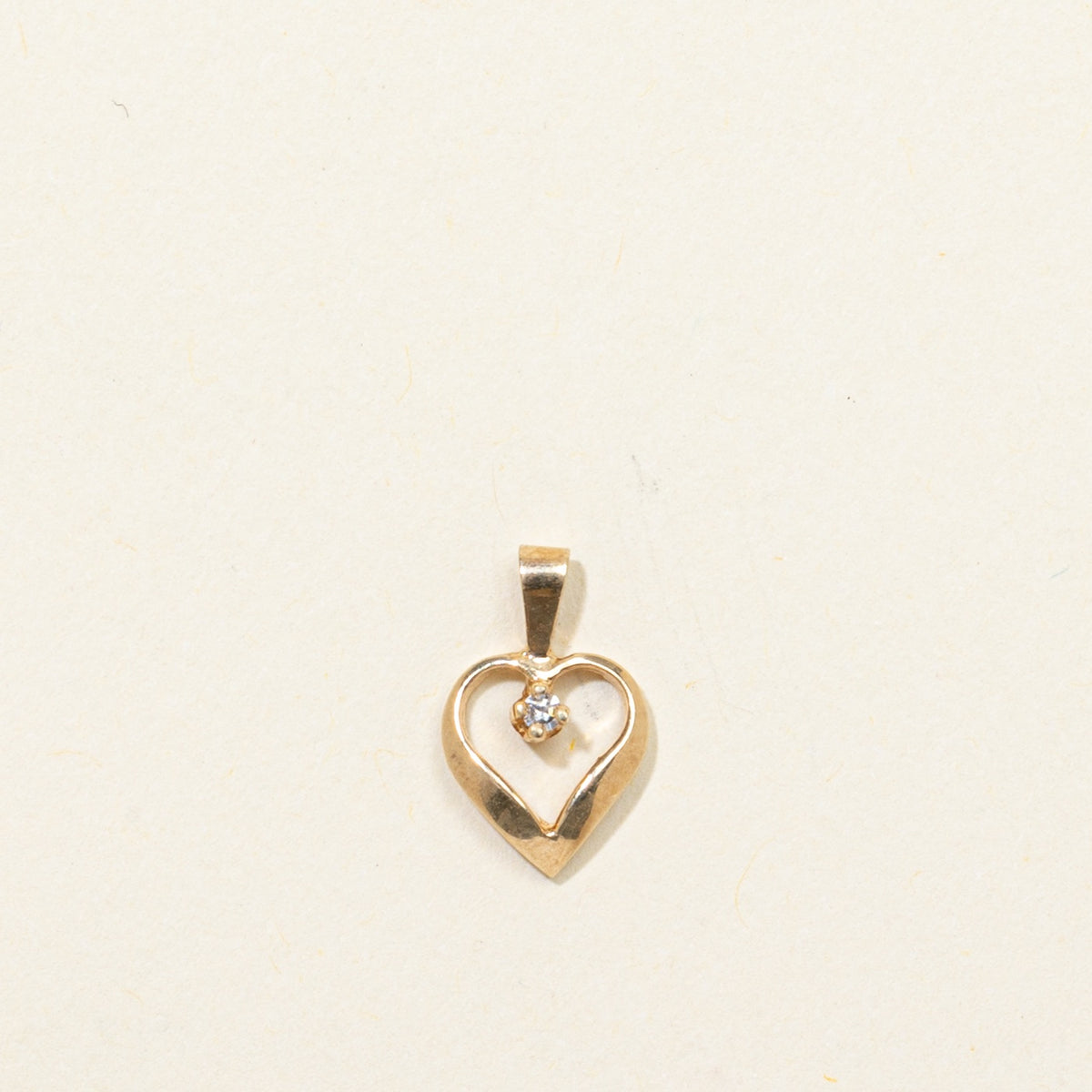 10k Diamond Plain Heart Pendant