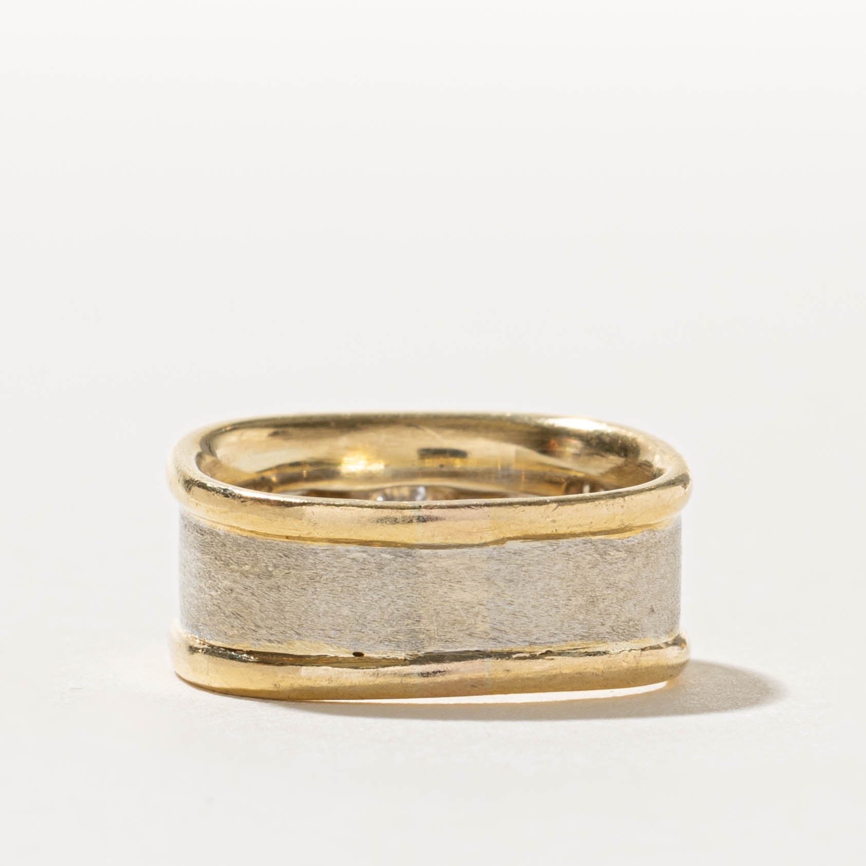 18k Three Stone Diamond Matte & Grooved Ring | 1.04ctw | SZ 5.75