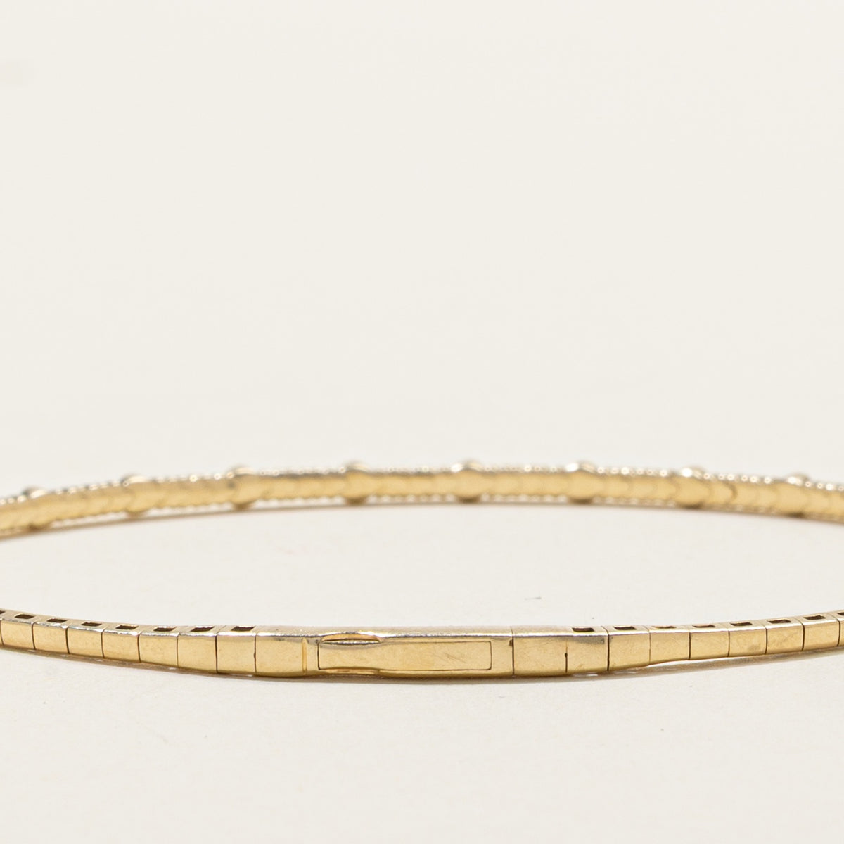 14k Scattered Diamond Grooved Bangle | 7.25"