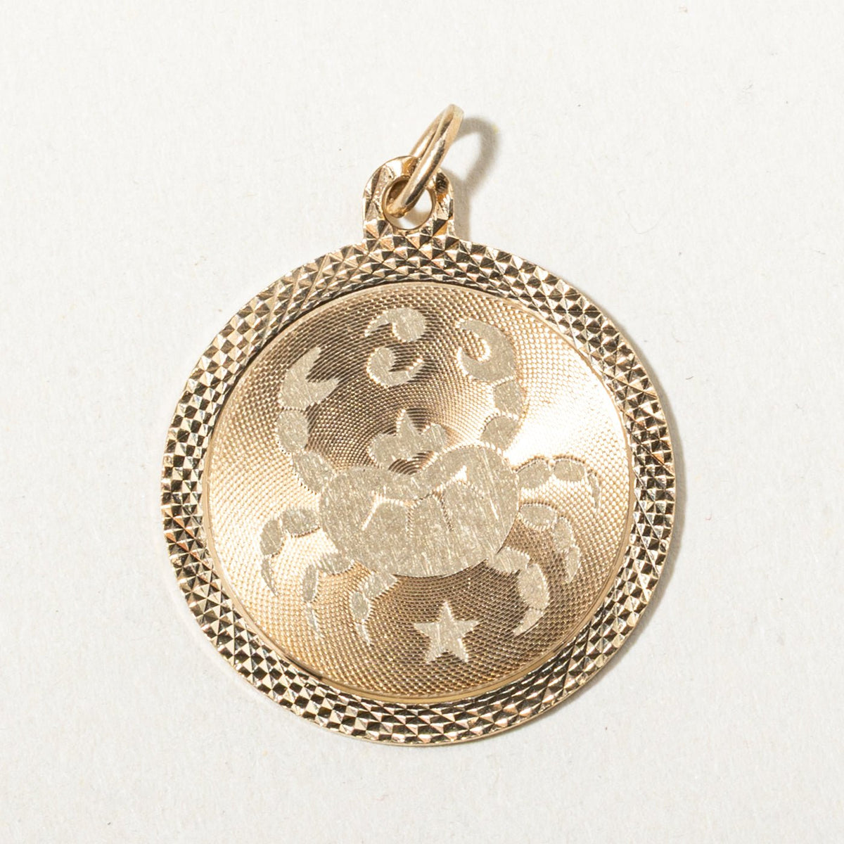 14k Yellow Gold Diamond-Cut Cancer Star Zodiac Circle Pendant
