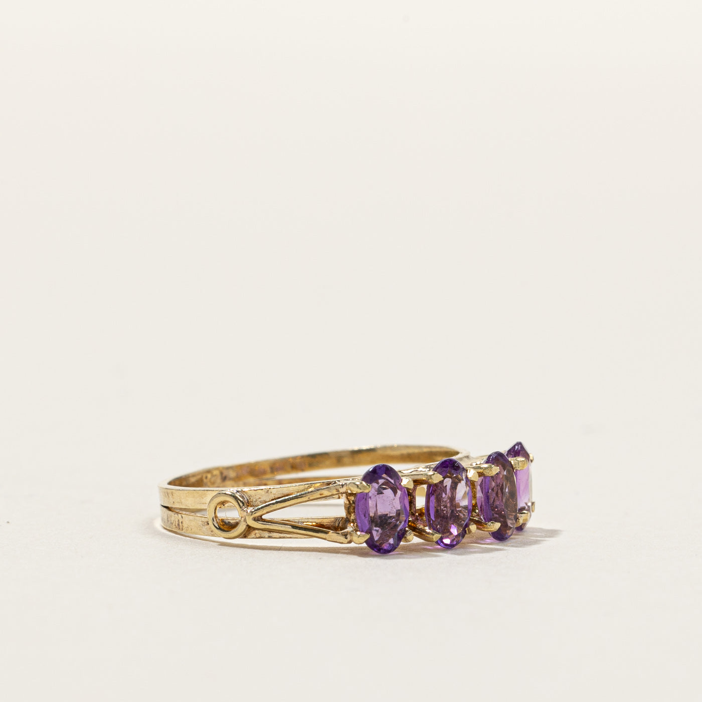 Oval Amethyst Ring | 0.50ctw | SZ 6 |