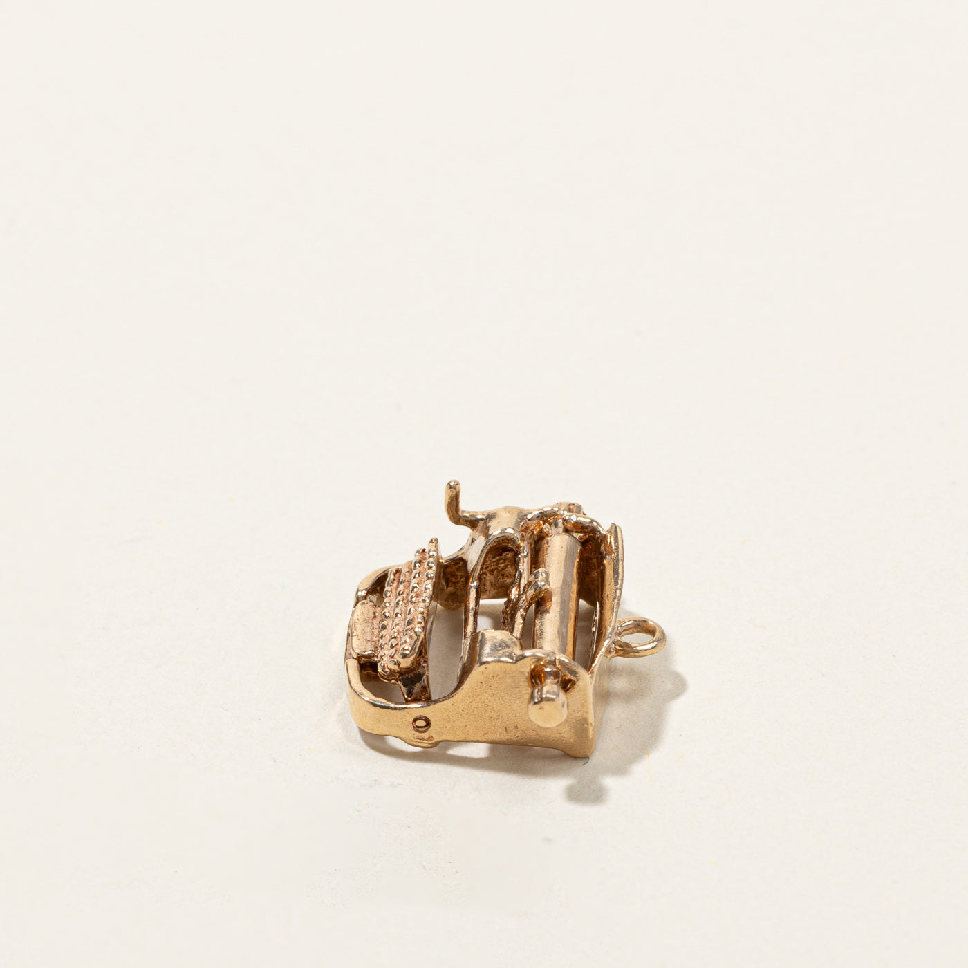 Breloque machine à écrire en or 18 carats 