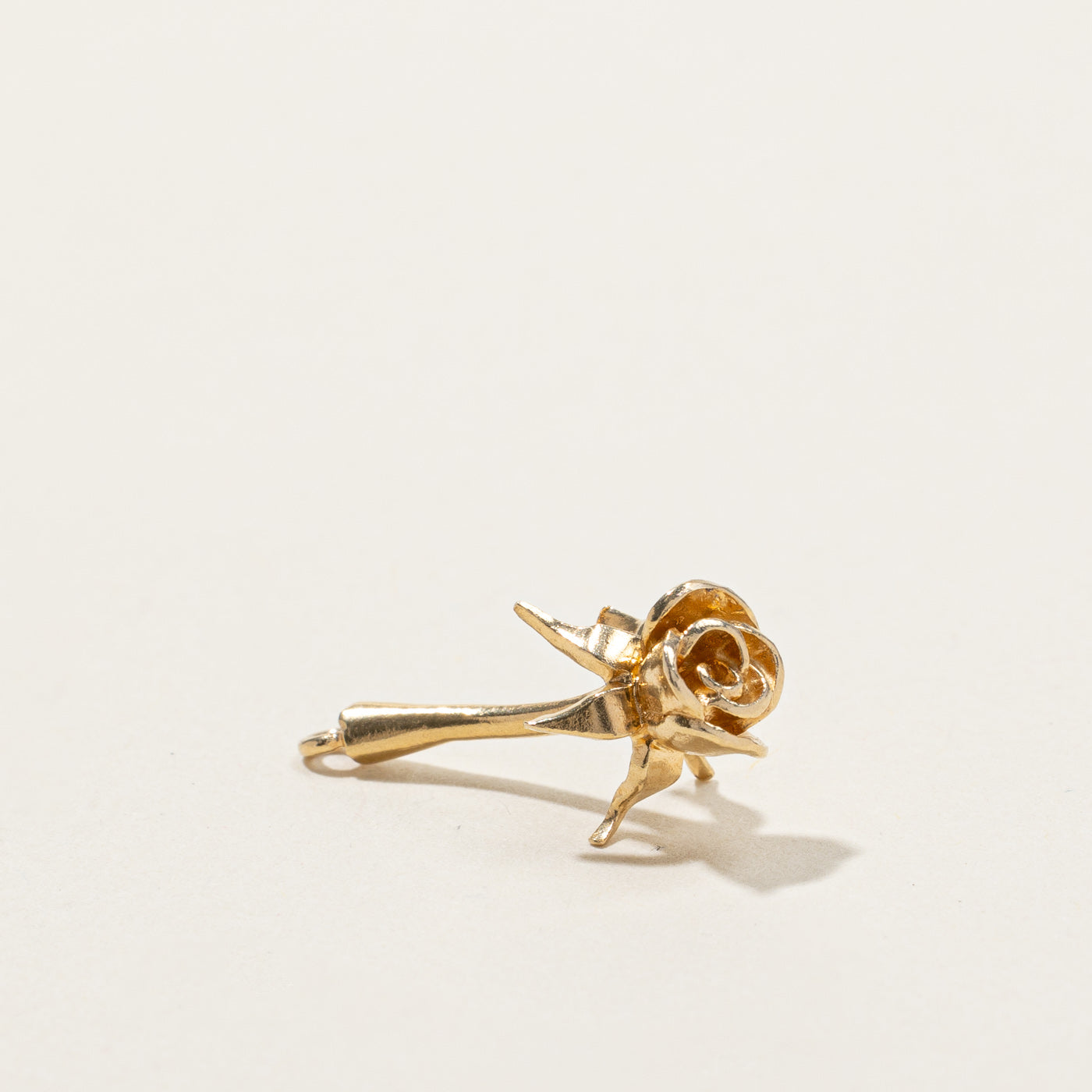 Breloque bouton de rose en or 10 carats 