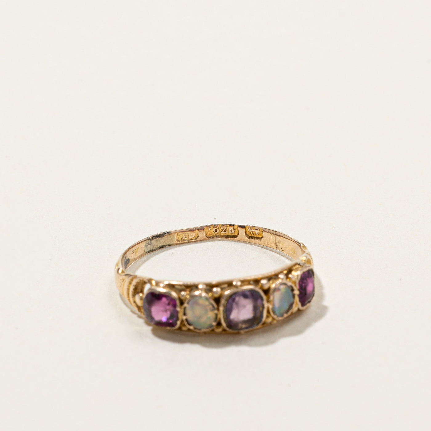 Multicoloured Stone Vintage Ring | 0.20ctw | SZ 6.5 |