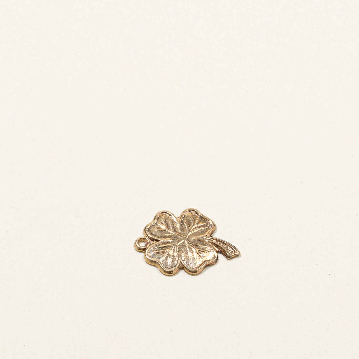 1951 London 9k Clover Leaf Charm