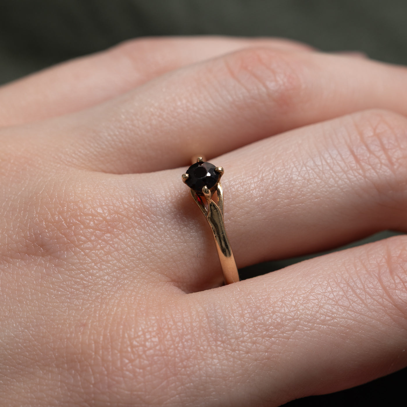 14k Solitaire Round Cut Garnet Ring | 0.50ct | SZ 7.75