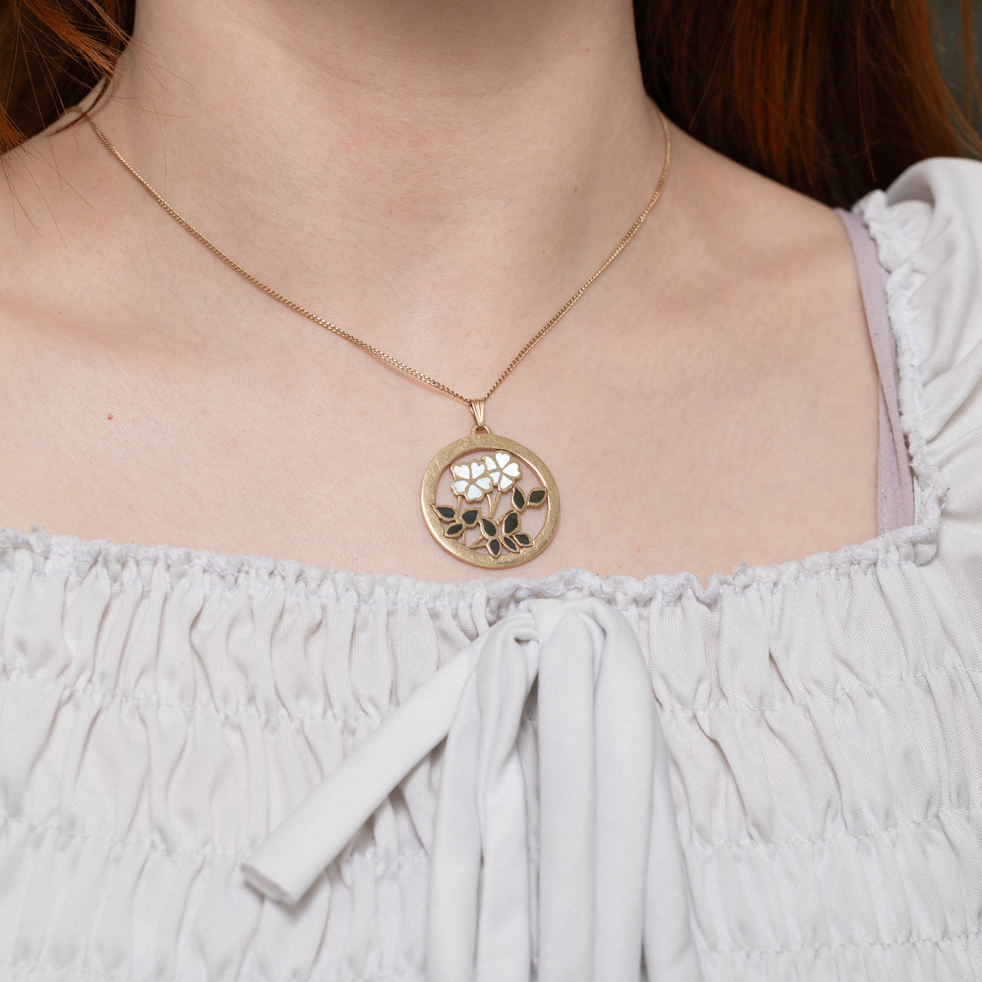 14k Inlay Floral Circle Pendant | 0.90ctw
