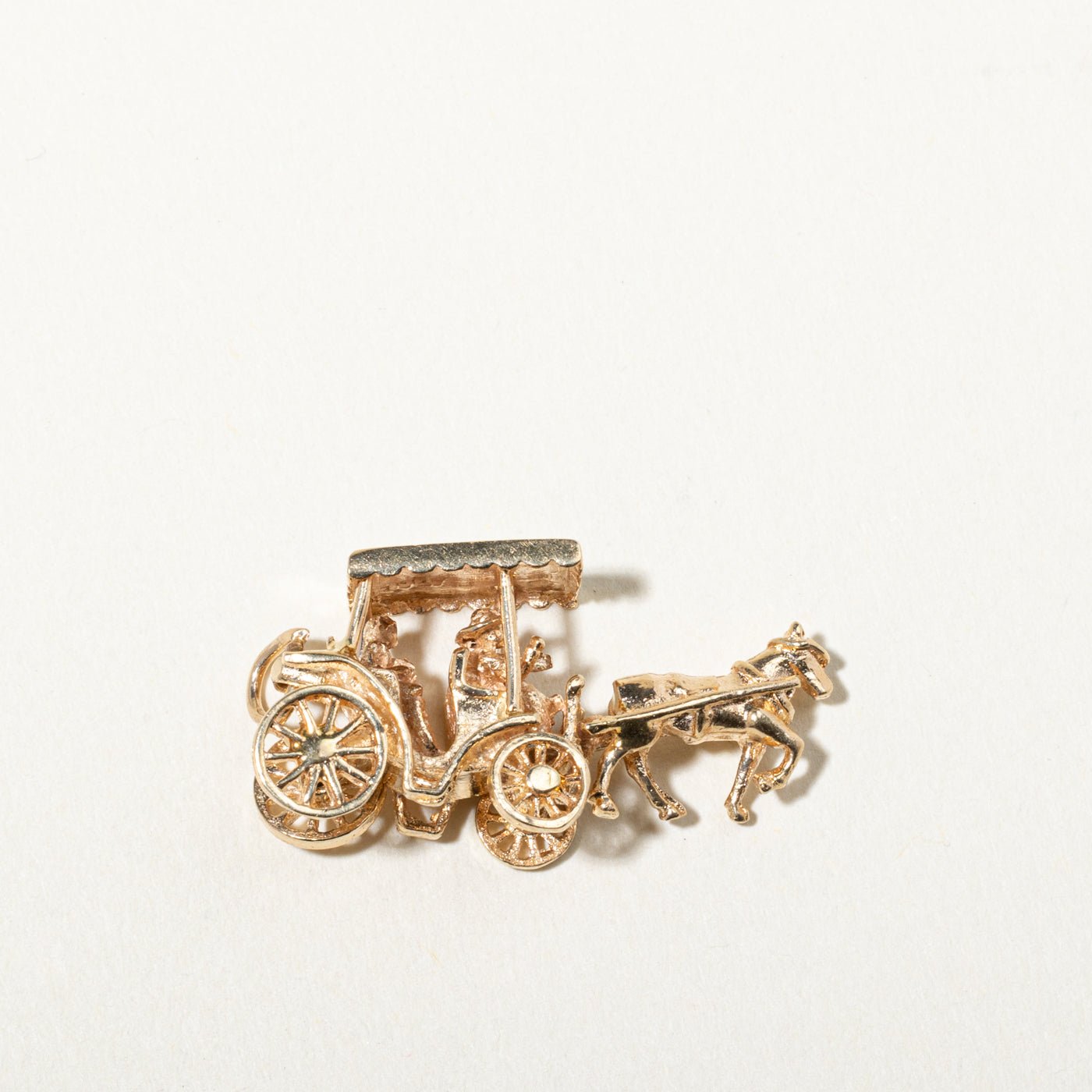 14k Yellow Gold Openwork Horse-Drawn Carriage Charm