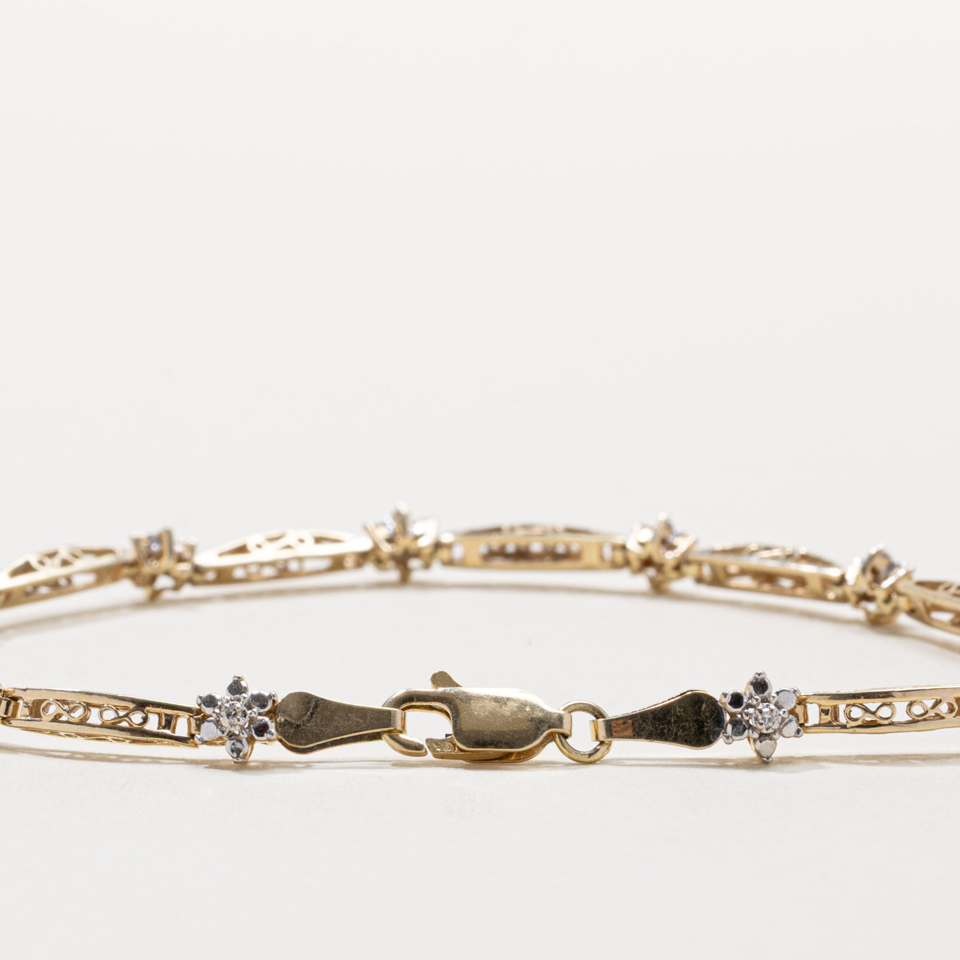 Diamond Floral Cluster Bracelet | 0.06ct | 7"