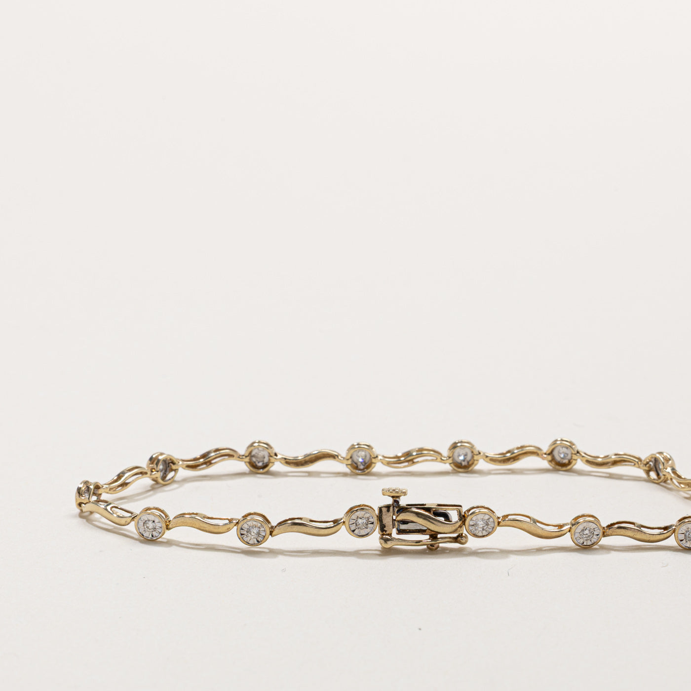Illusion Set Diamond Wave Tennis Bracelet | 0.16ct | 7.5"