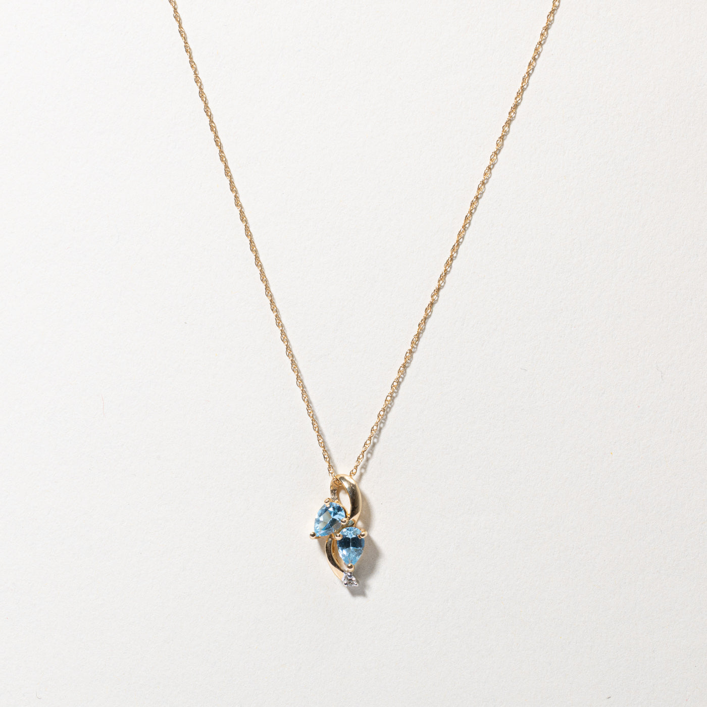 Collier en topaze bleue et diamants | 43 cm