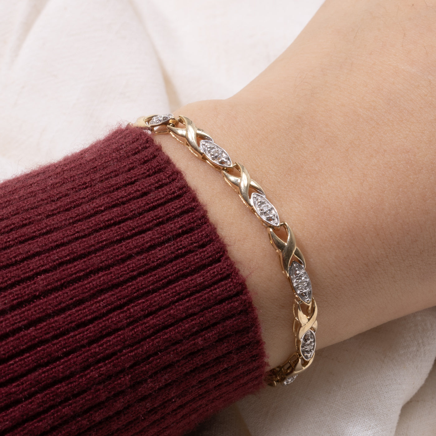 10k Diamond Geometric X Tennis Bracelet | 0.07ct | 7"