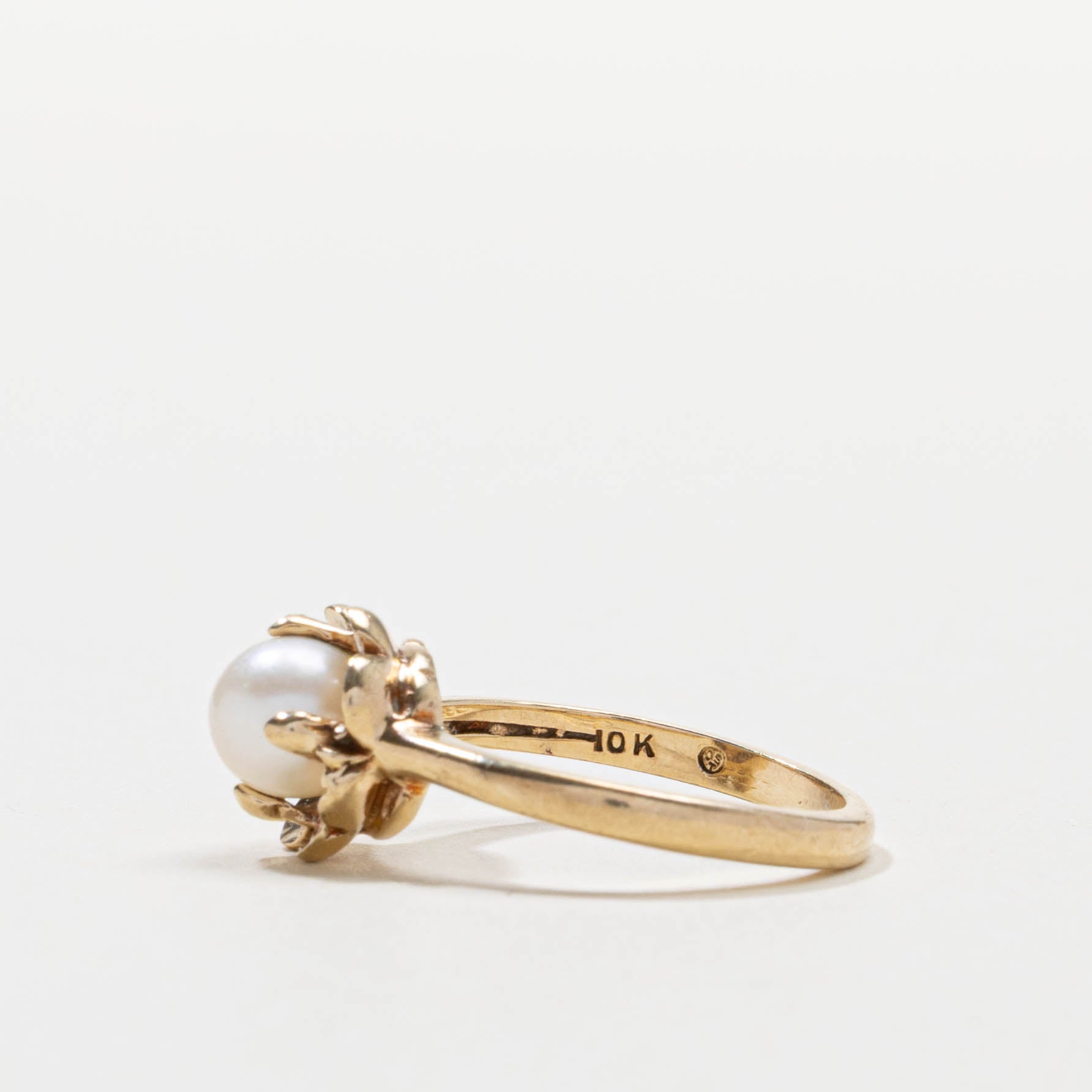 10k Pearl Flower Ring | SZ 5.5