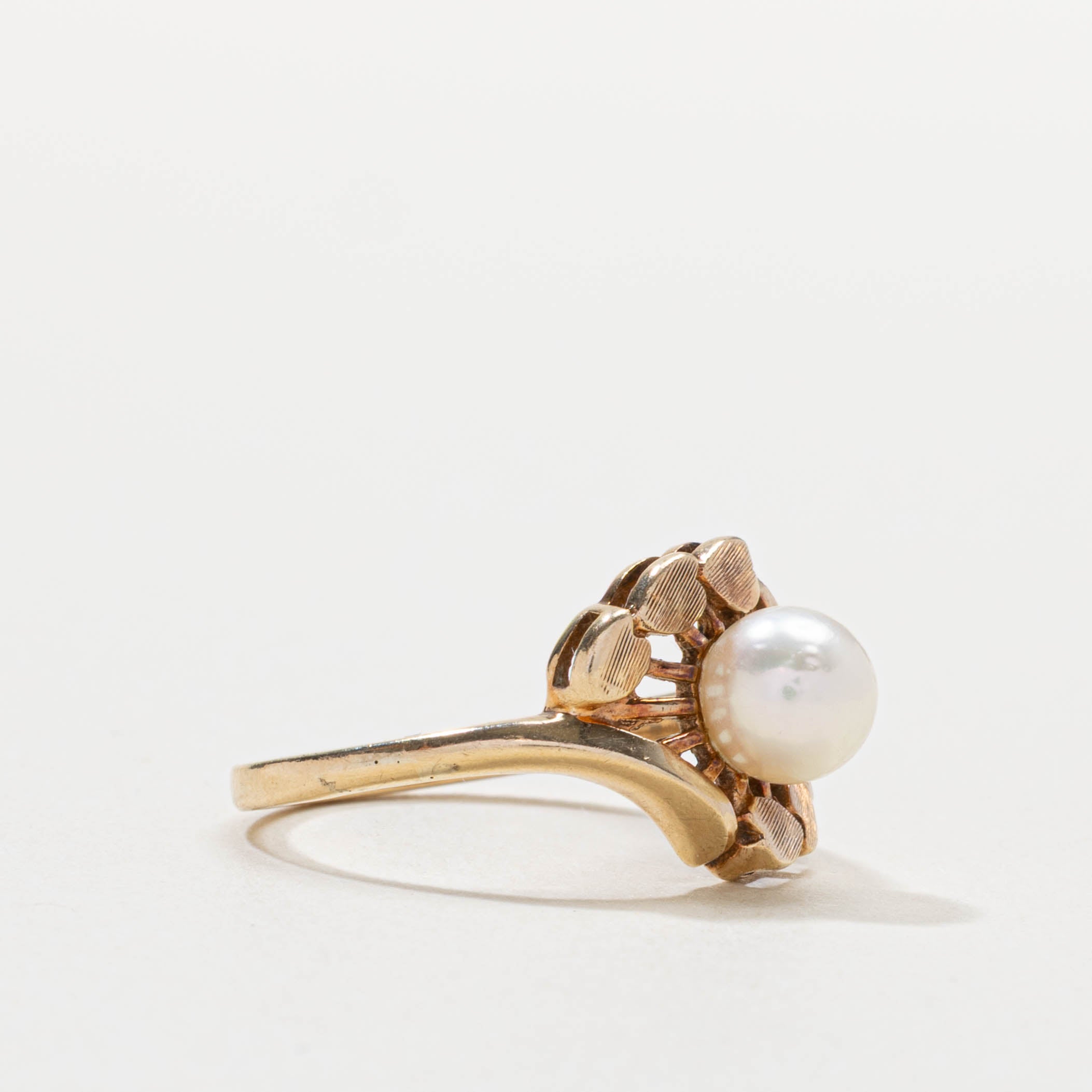 10k Pearl Openwork Floral Ring | SZ 5.5