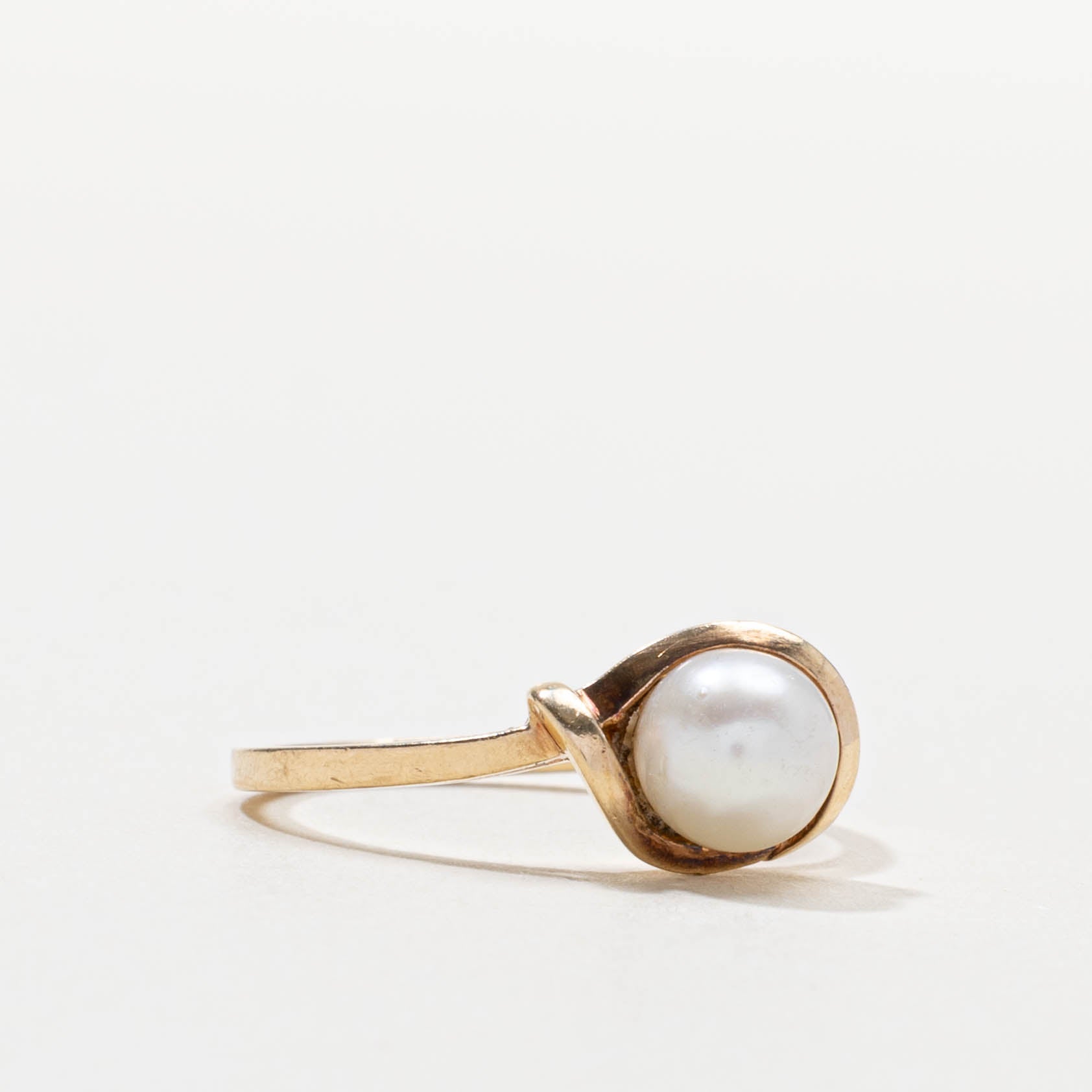 10k Pearl Abstract Ring | SZ 6.5