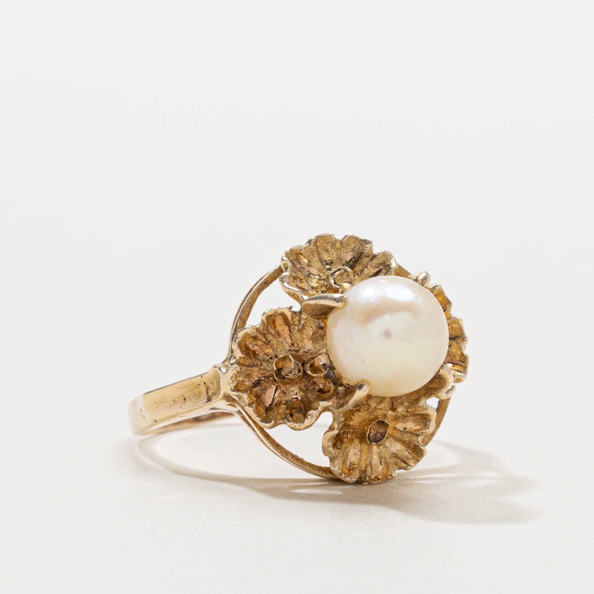 14k Pearl Textured Floral Cocktail Ring | SZ 5.75
