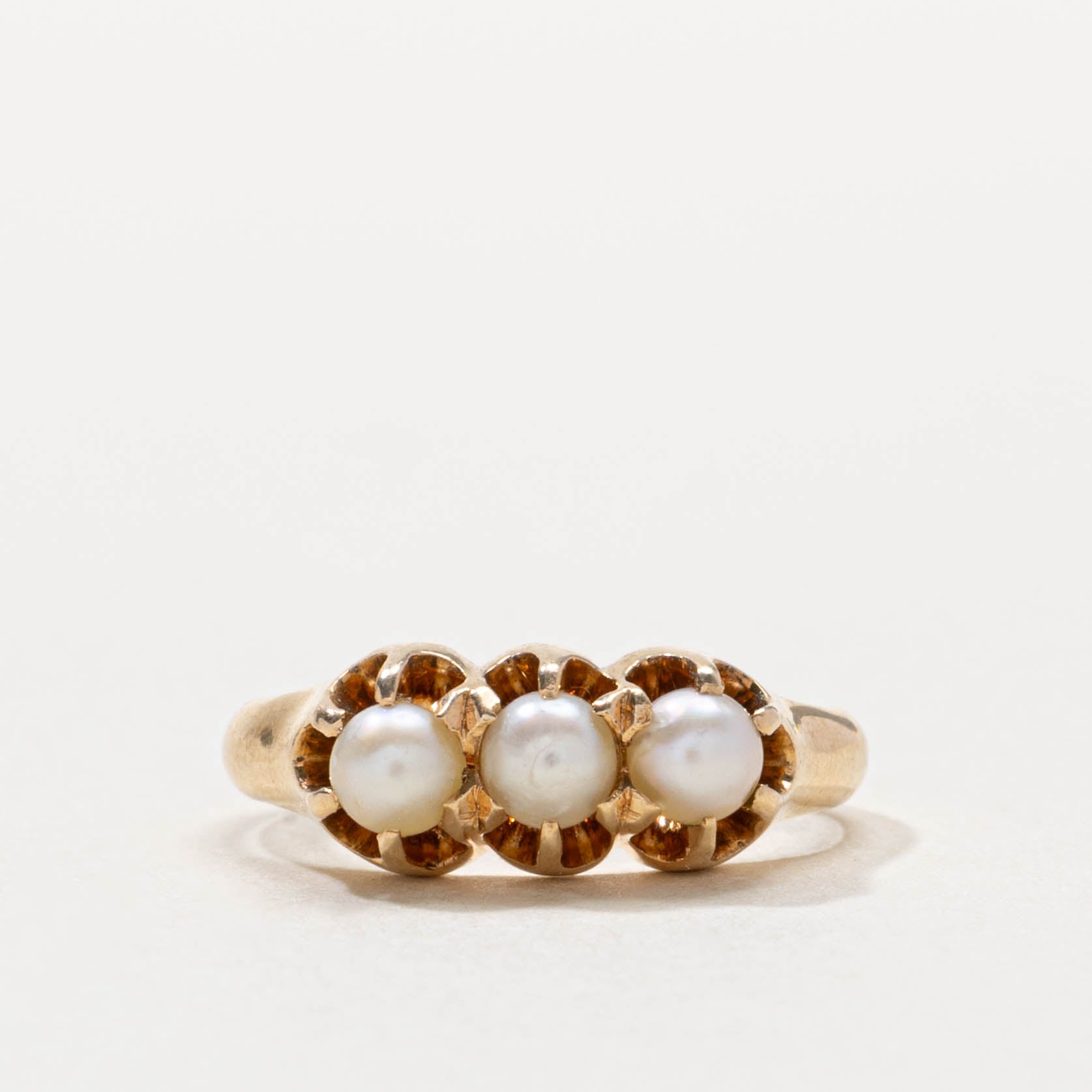 14k Belcher Set Three Stone Pearl Ring | SZ 2.5