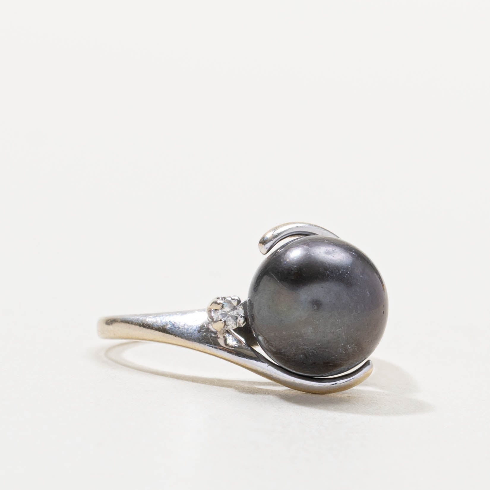 14k Black Pearl & Diamond Bypass Ring | SZ 6.25