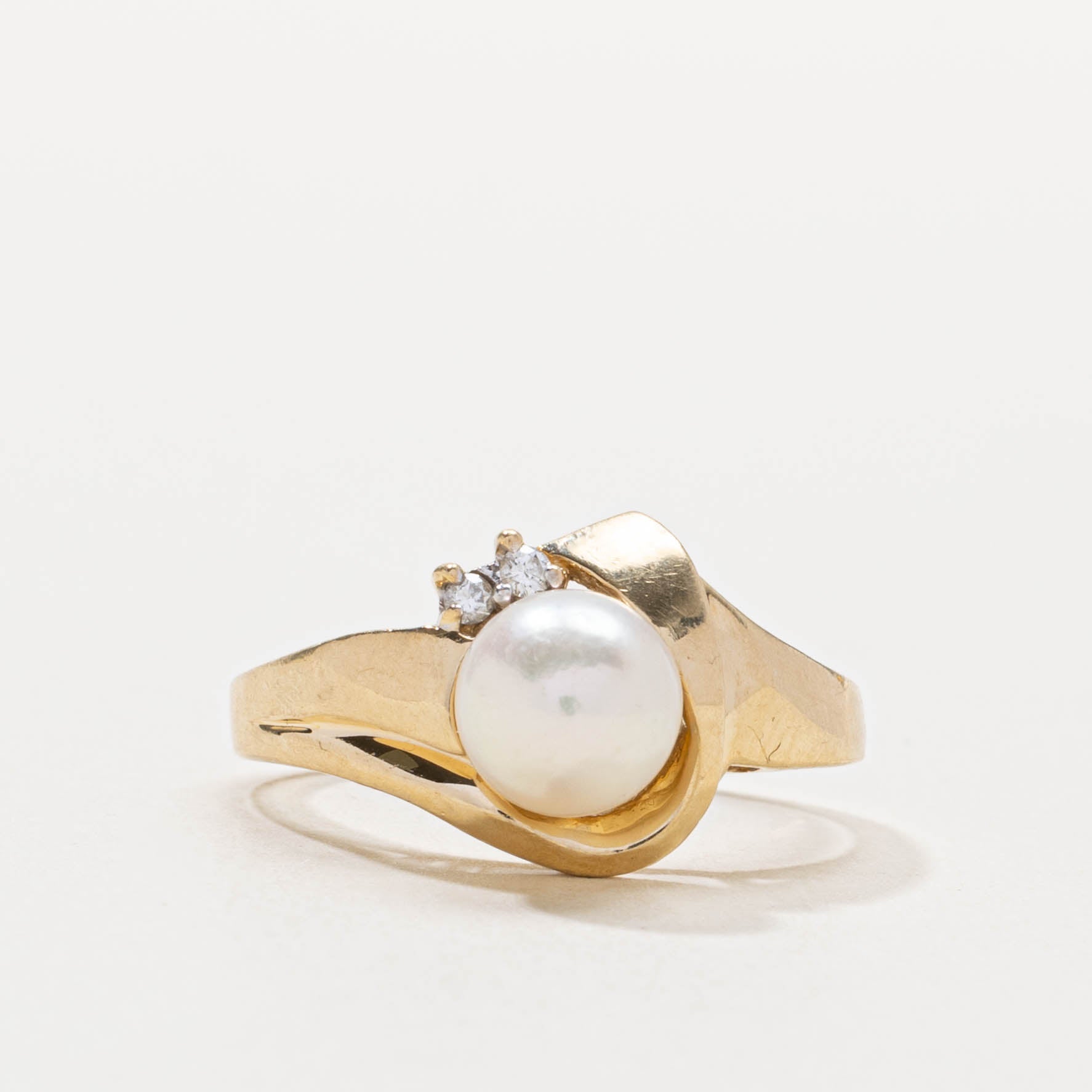 14k Pearl & Diamond Accented Ring | SZ 6.5