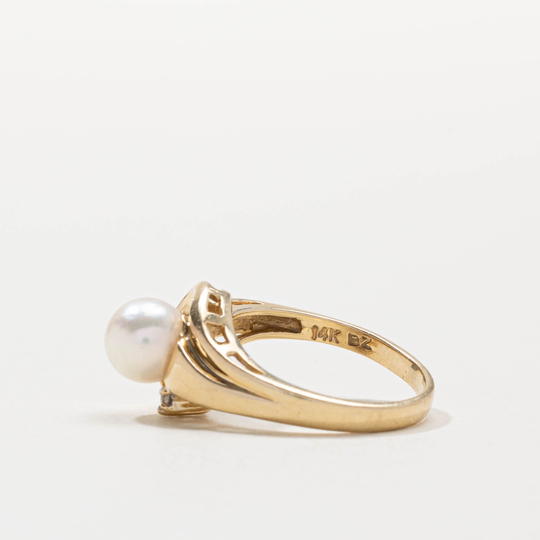 14k Pearl & Diamond Accented Ring | SZ 6.5