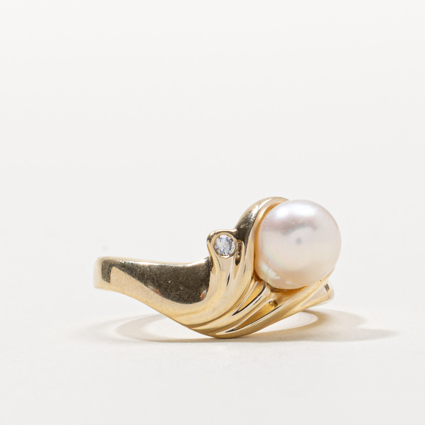 14k Pearl & Diamond Grooved Wave Ring | SZ 6.25