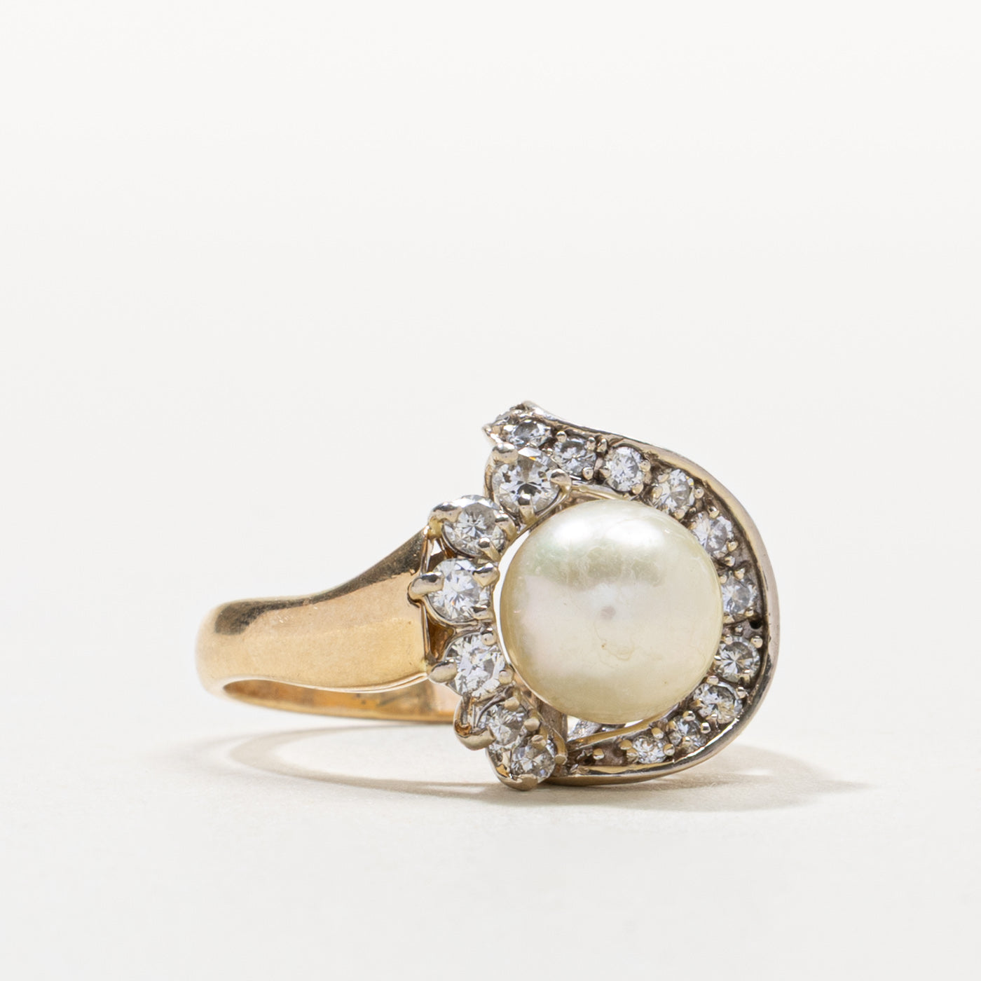 14k Pearl & Diamond Petal Halo Ring | SZ 5.75