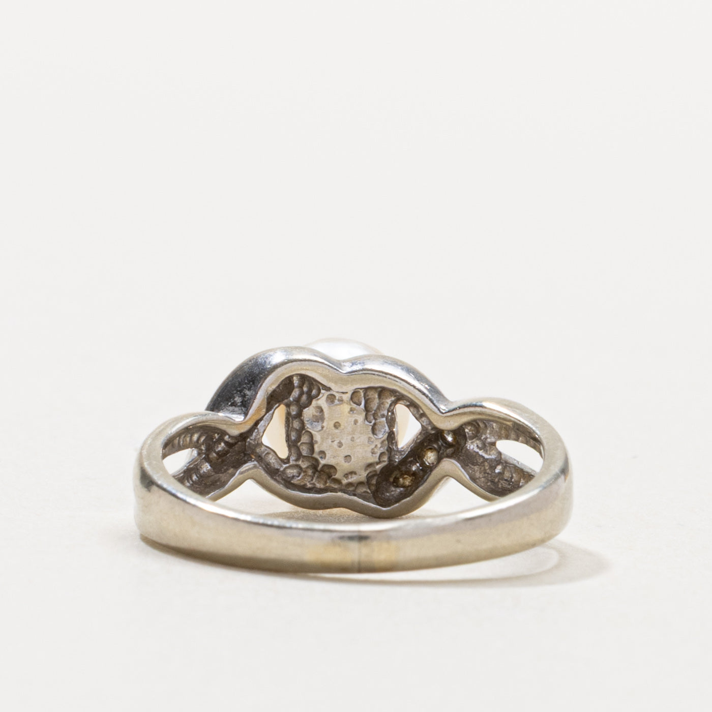10k Pearl & Diamond Accented Crossover Ring | SZ 4
