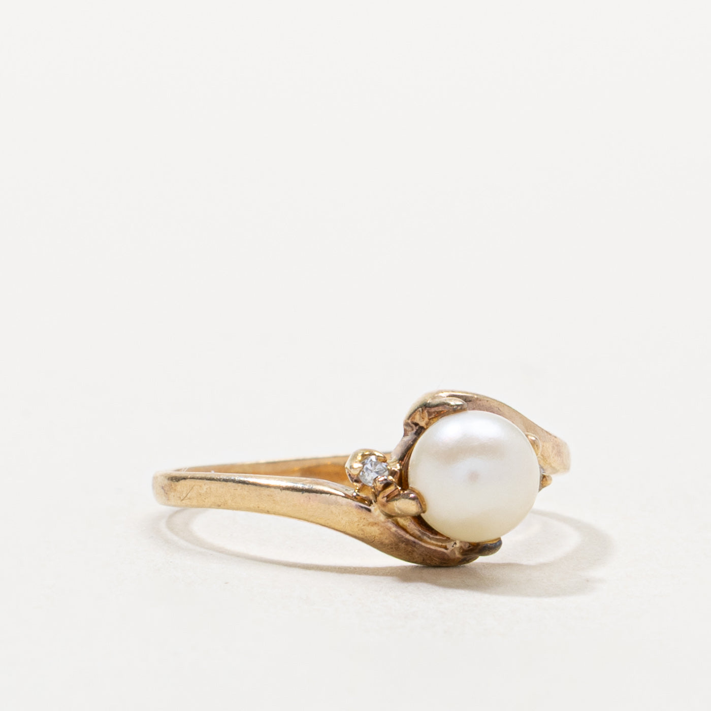 10k Pearl & Diamond Bypass Ring | SZ 5