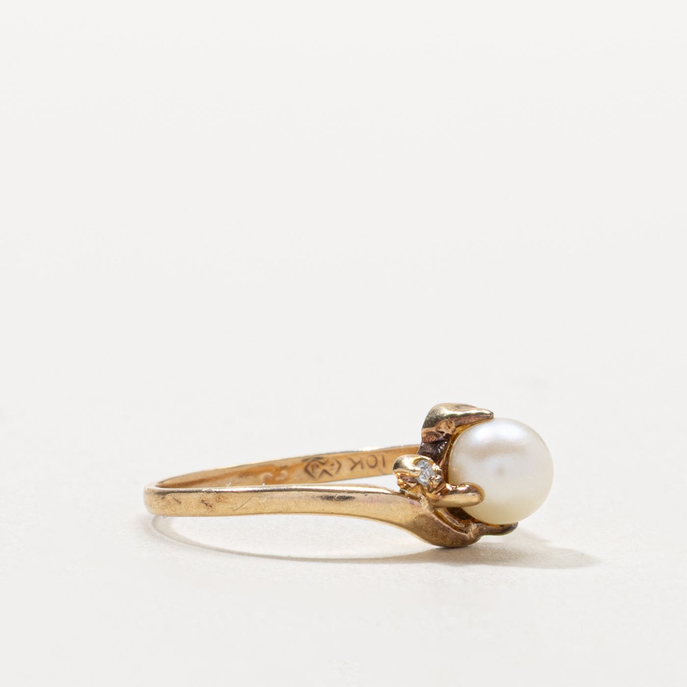 10k Pearl & Diamond Bypass Ring | SZ 5
