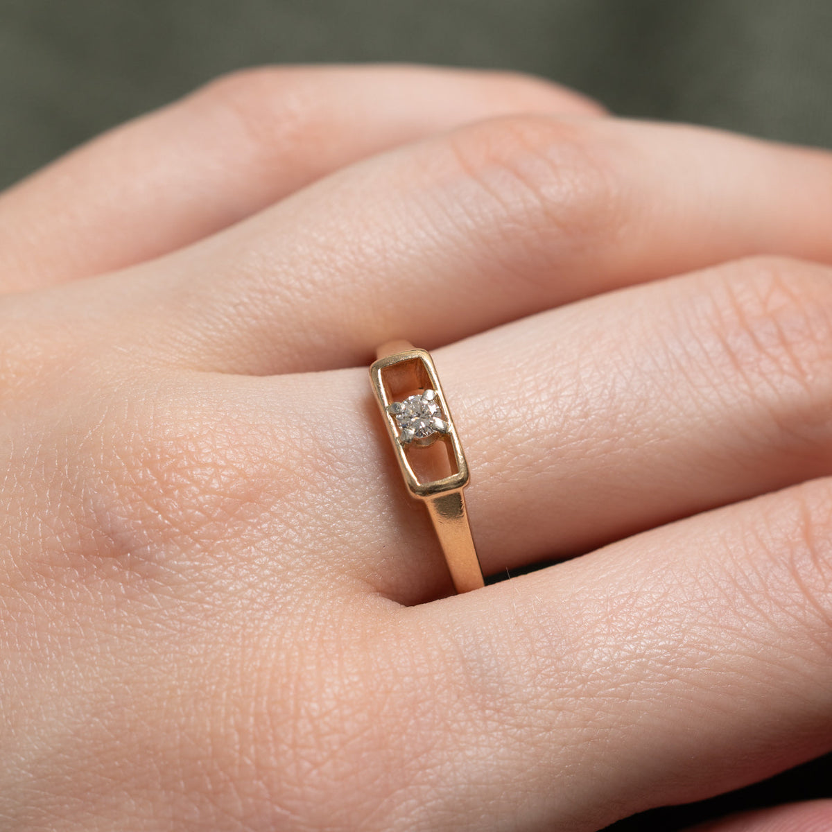 10k Solitaire Diamond Open Framed Ring | 0.13ct | SZ 8