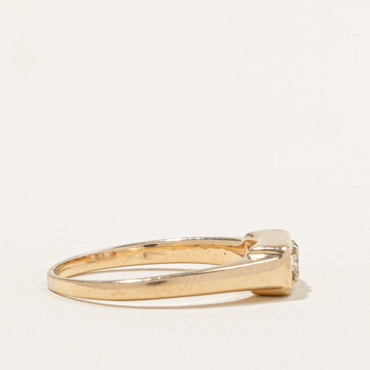 10k Solitaire Diamond Open Framed Ring | 0.13ct | SZ 8