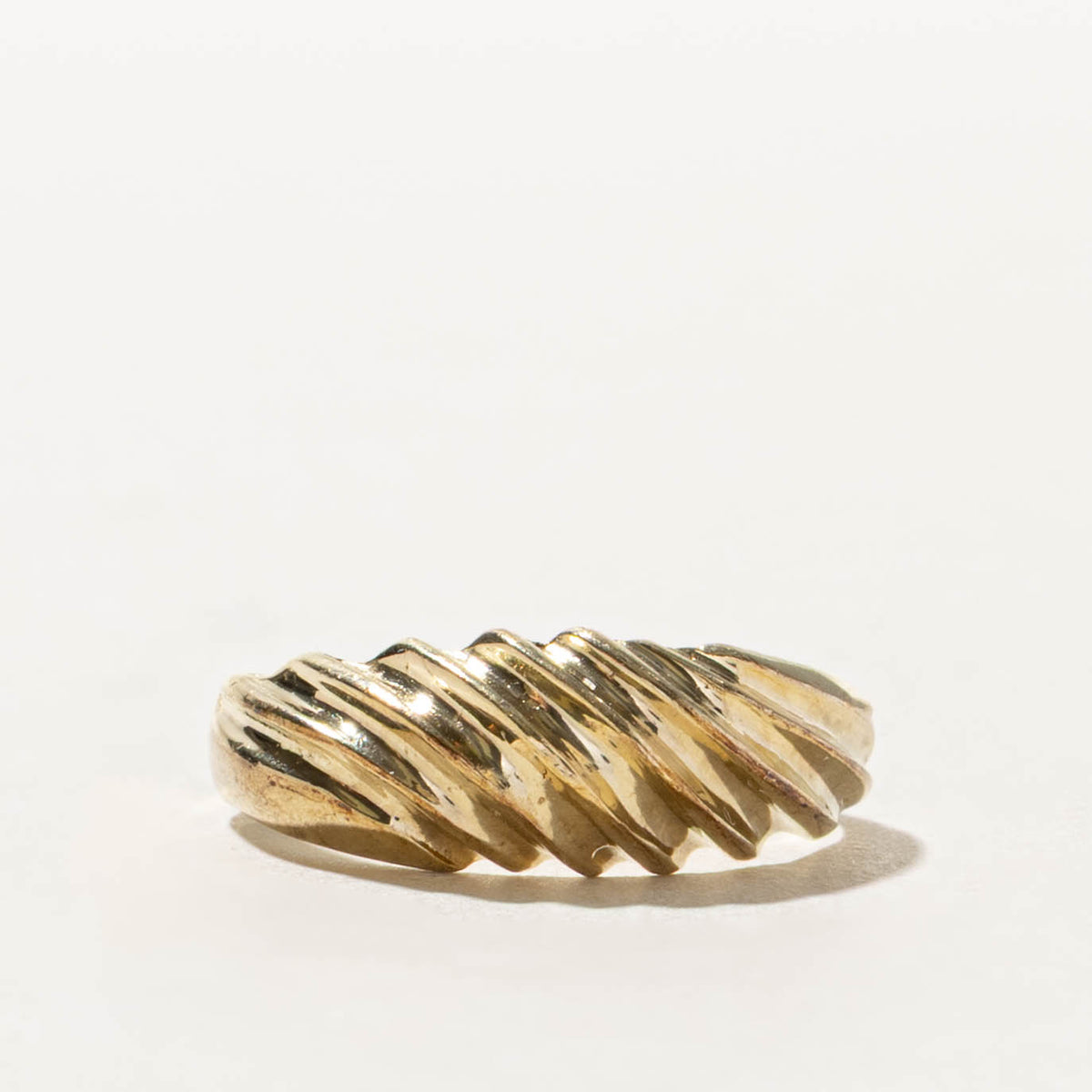 10k Yellow Gold Grooved Croissant Dome Ring | SZ 6.5