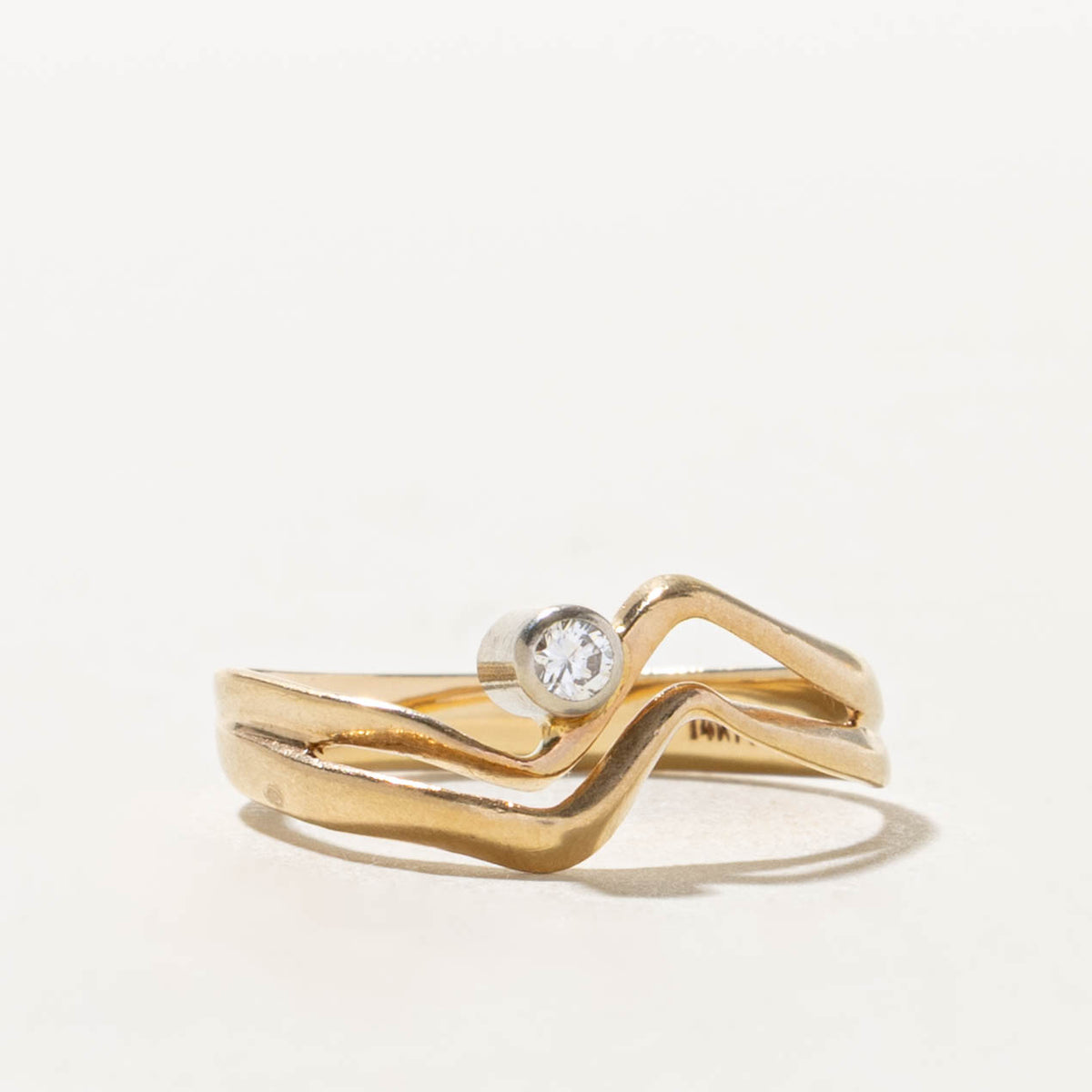 14k Bezel Set Diamond Zigzag Ring | 0.08ct | SZ 5.5
