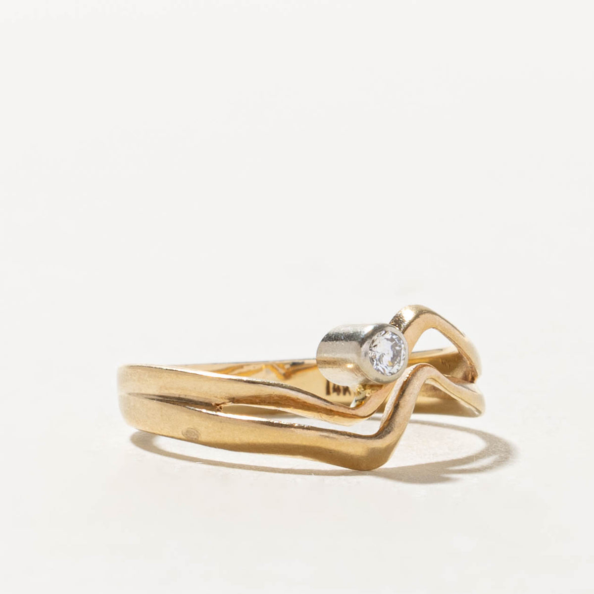 14k Bezel Set Diamond Zigzag Ring | 0.08ct | SZ 5.5