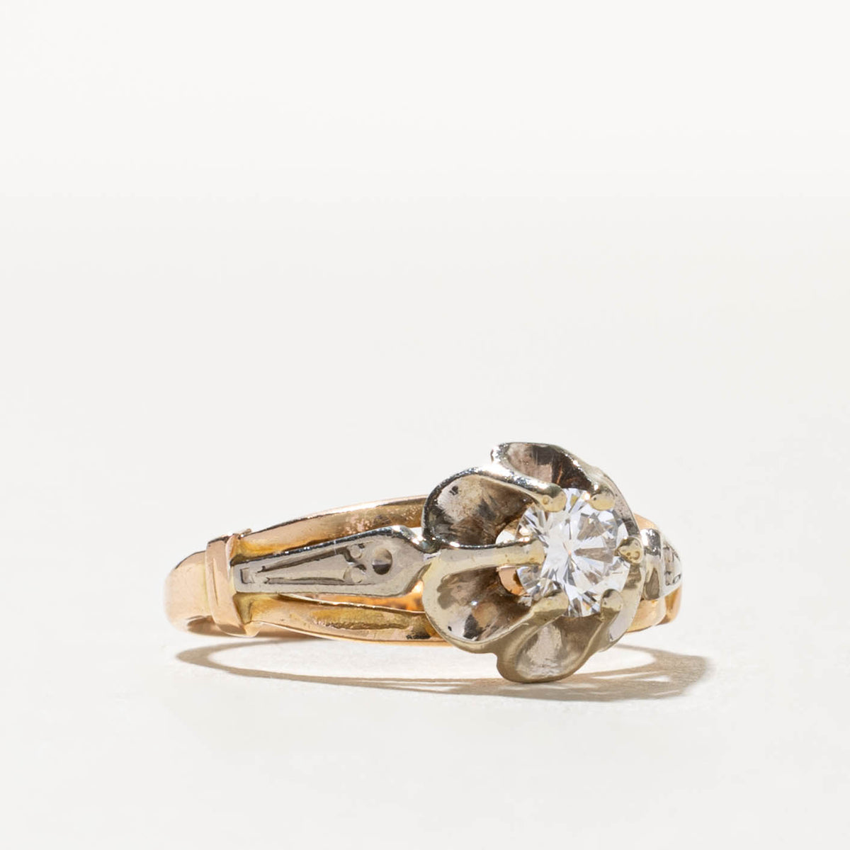 14k Two Tone Belcher Set Diamond Textured Floral Ring | 0.33ct VS2 J/K | SZ 5