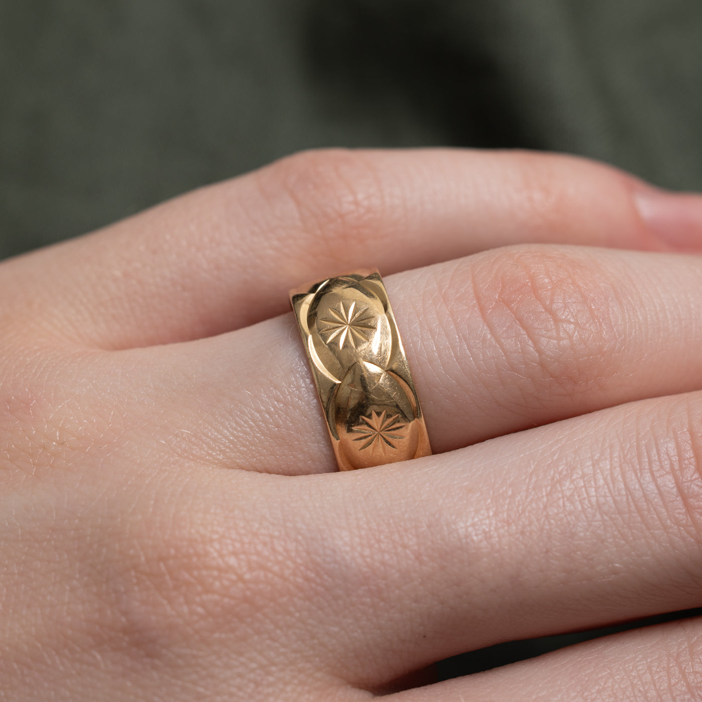 'Birks' 14k Yellow Gold Star Engraved Cigar Band | 8mm | SZ 6.5