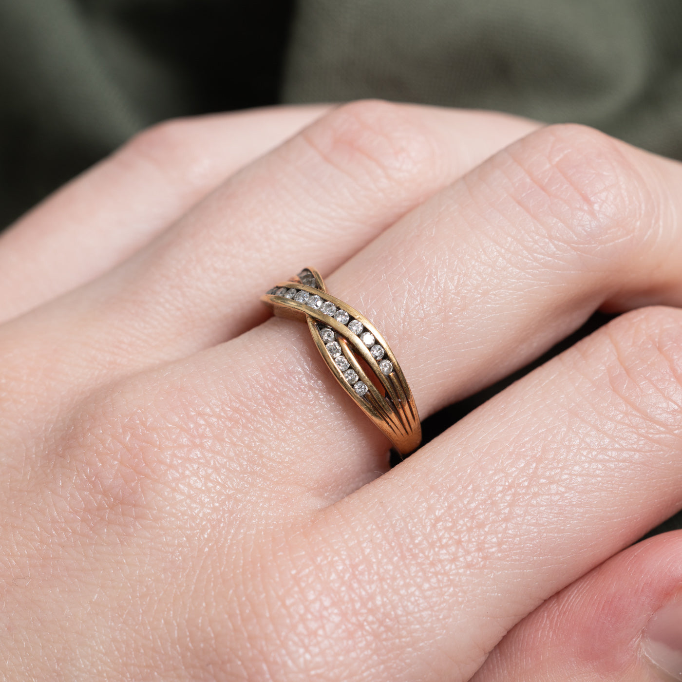 Bague croisée sertie de diamants en canal | 0,23 ct | Taille 6,75 |
