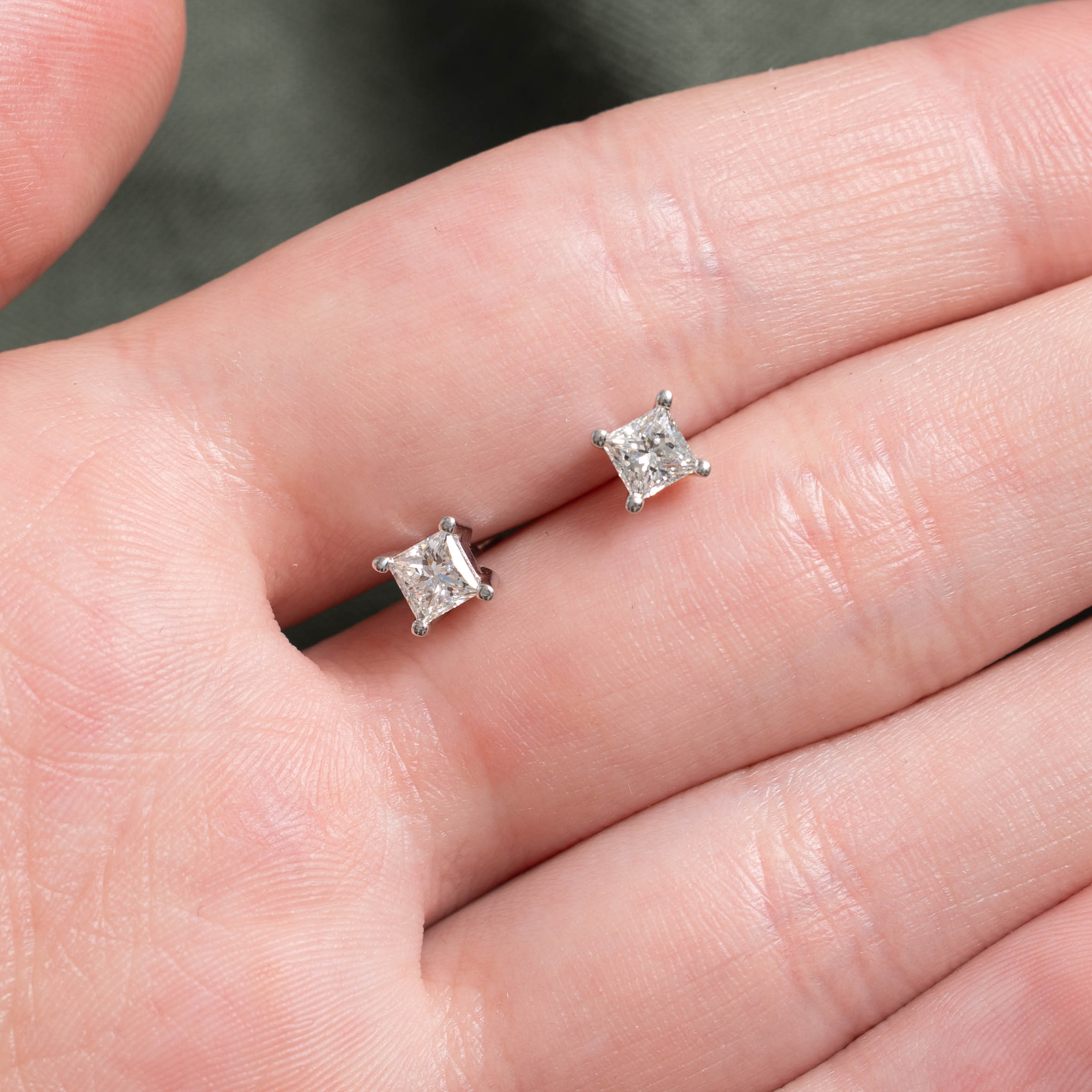 14k Princess Cut Diamond Studs | 0.86ctw VS2 I